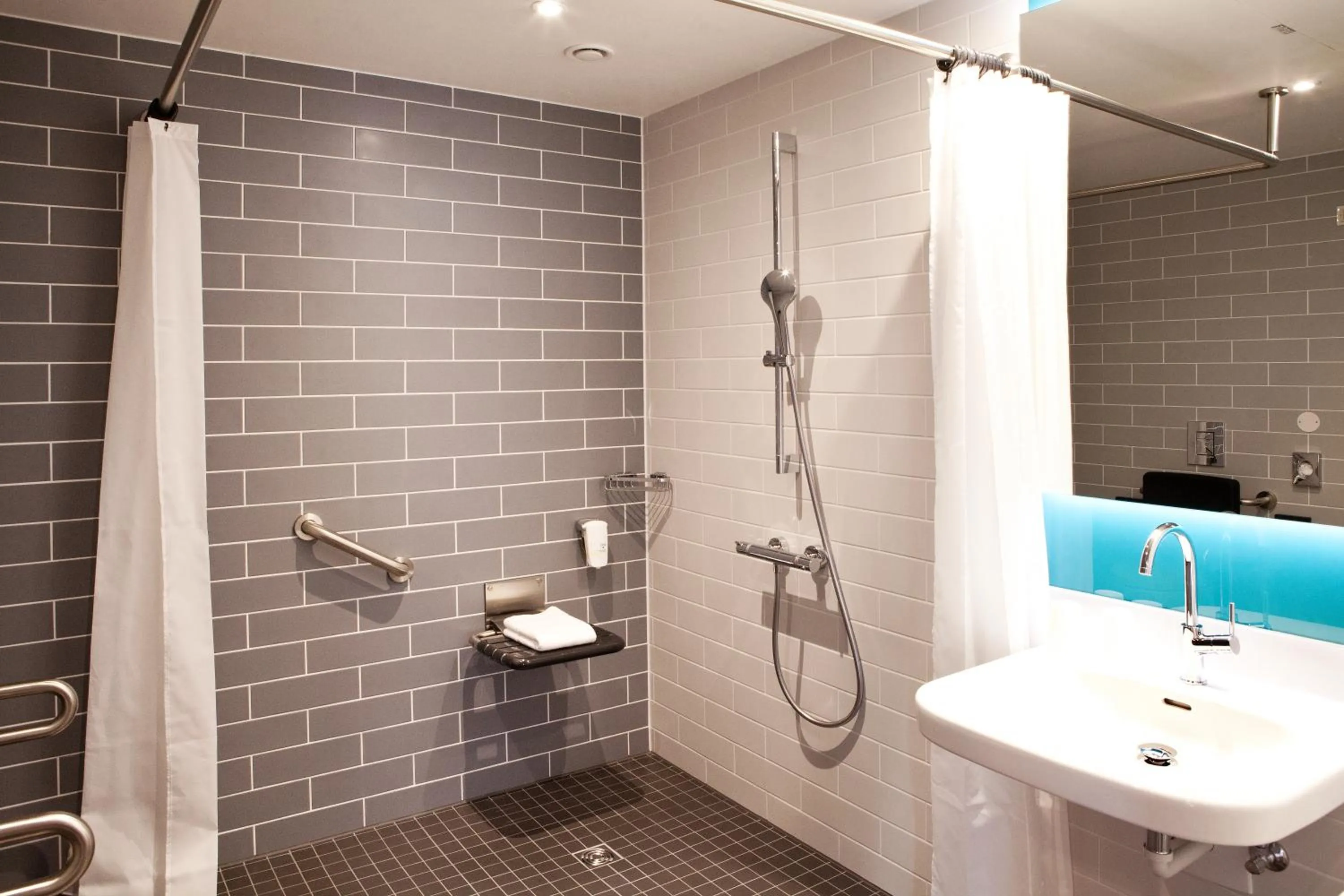 Shower in Holiday Inn Express Bochum by IHG