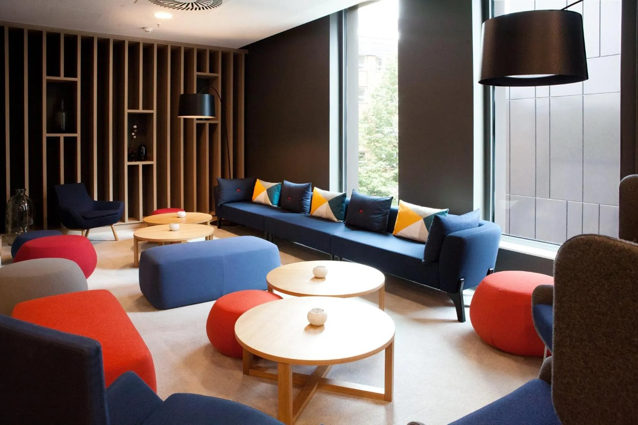 Lounge or bar in Holiday Inn Express Bochum by IHG