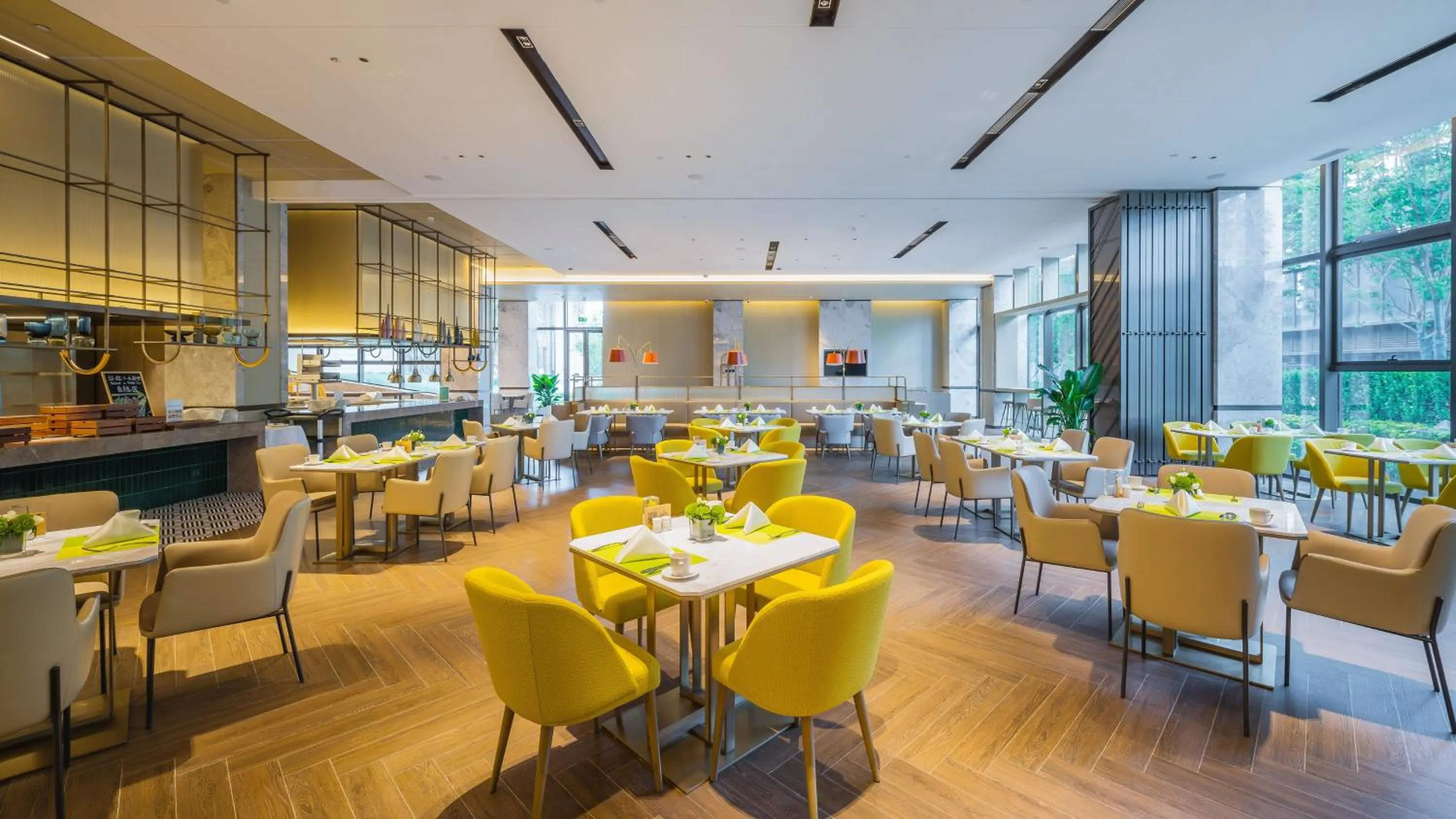 Restaurant/places to eat in Holiday Inn Xi'an East by IHG