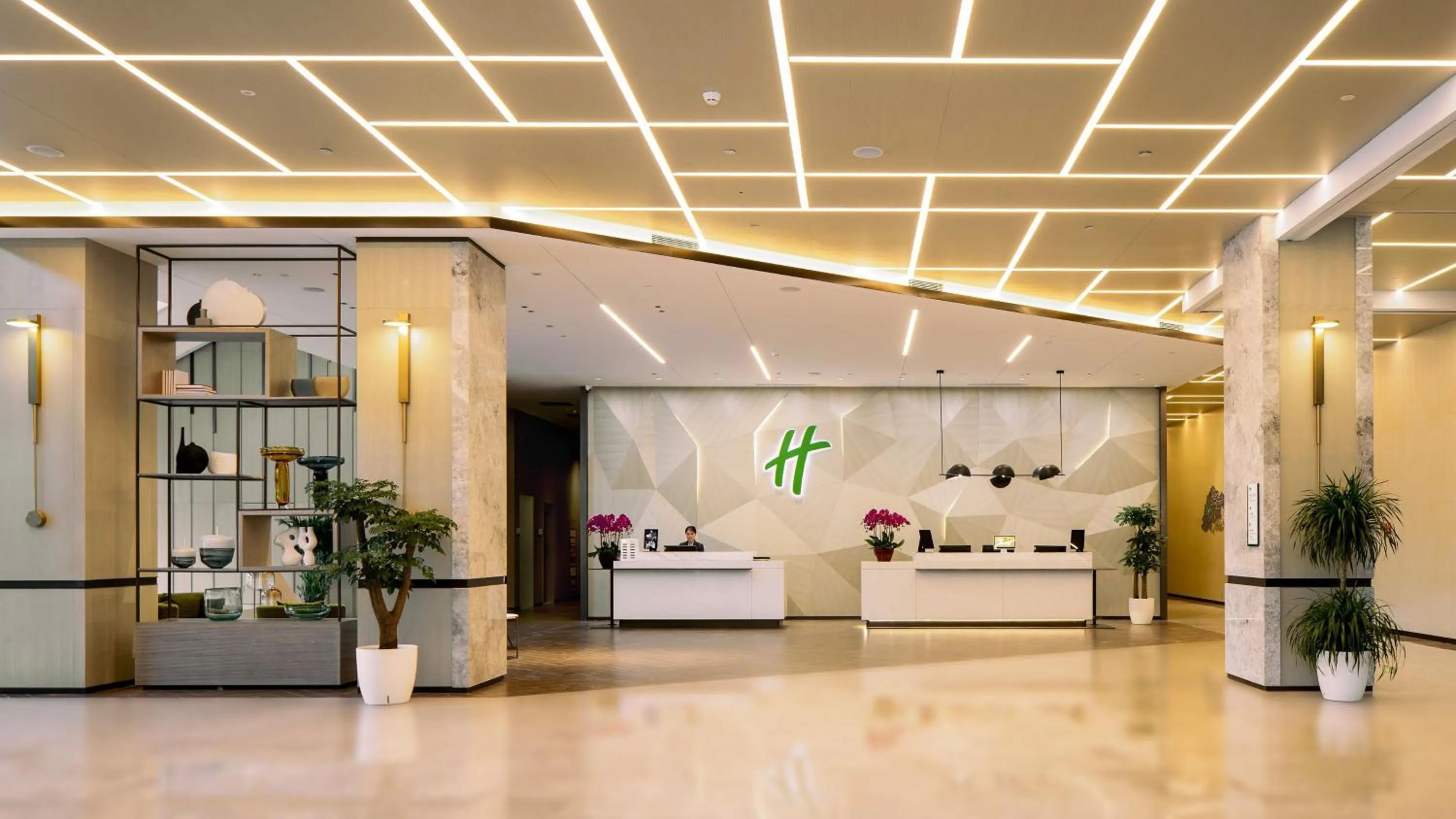 Property building in Holiday Inn Xi'an East by IHG