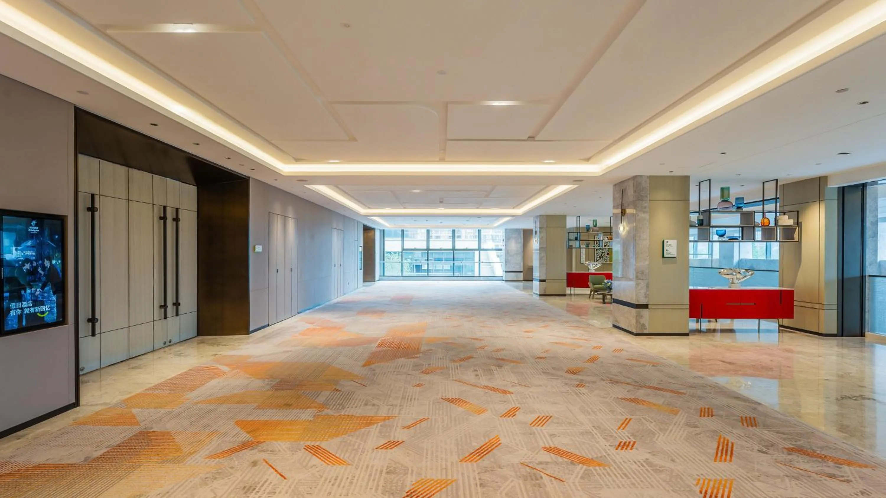 Meeting/conference room in Holiday Inn Xi'an East by IHG