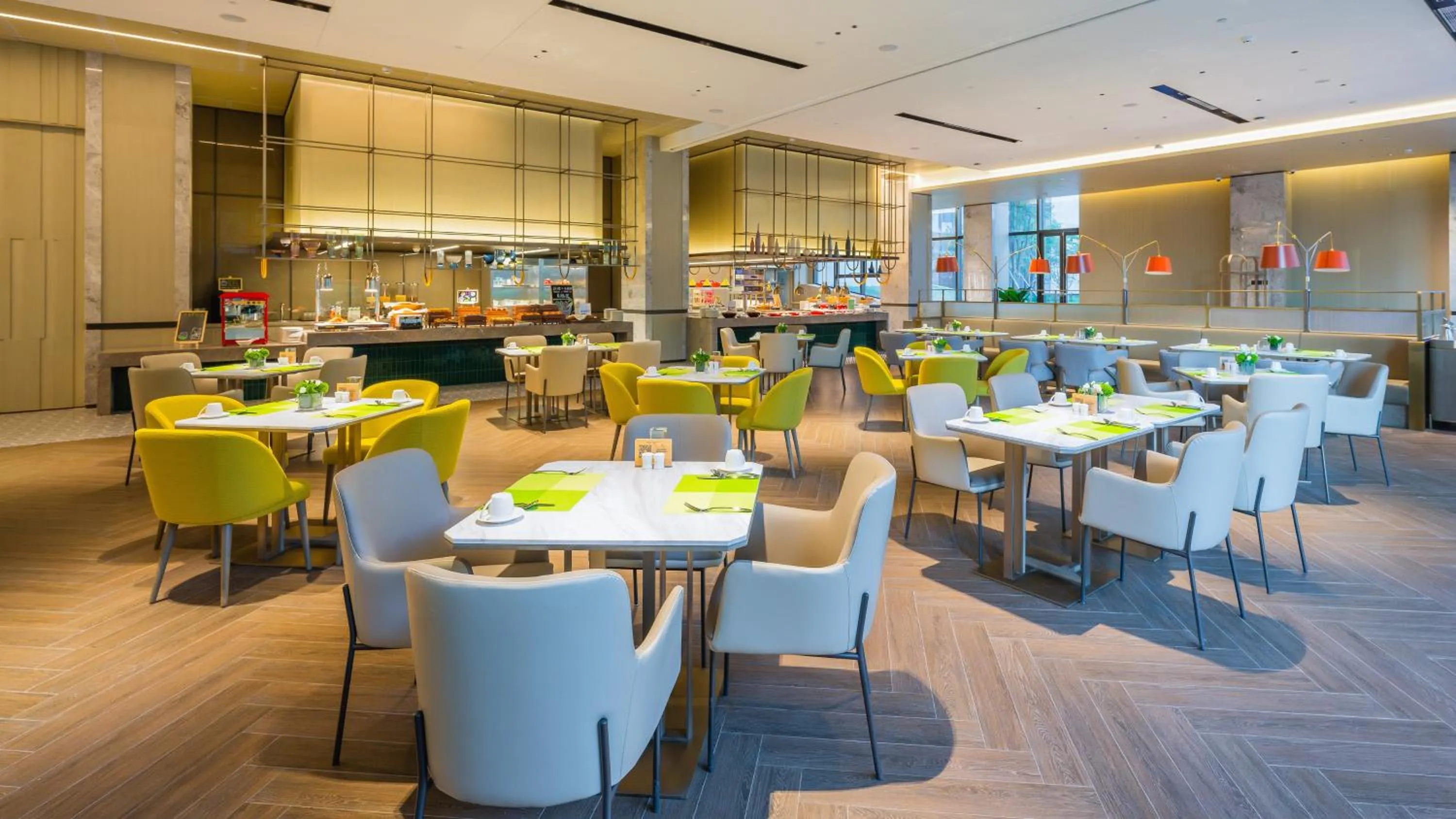 Restaurant/places to eat in Holiday Inn Xi'an East by IHG