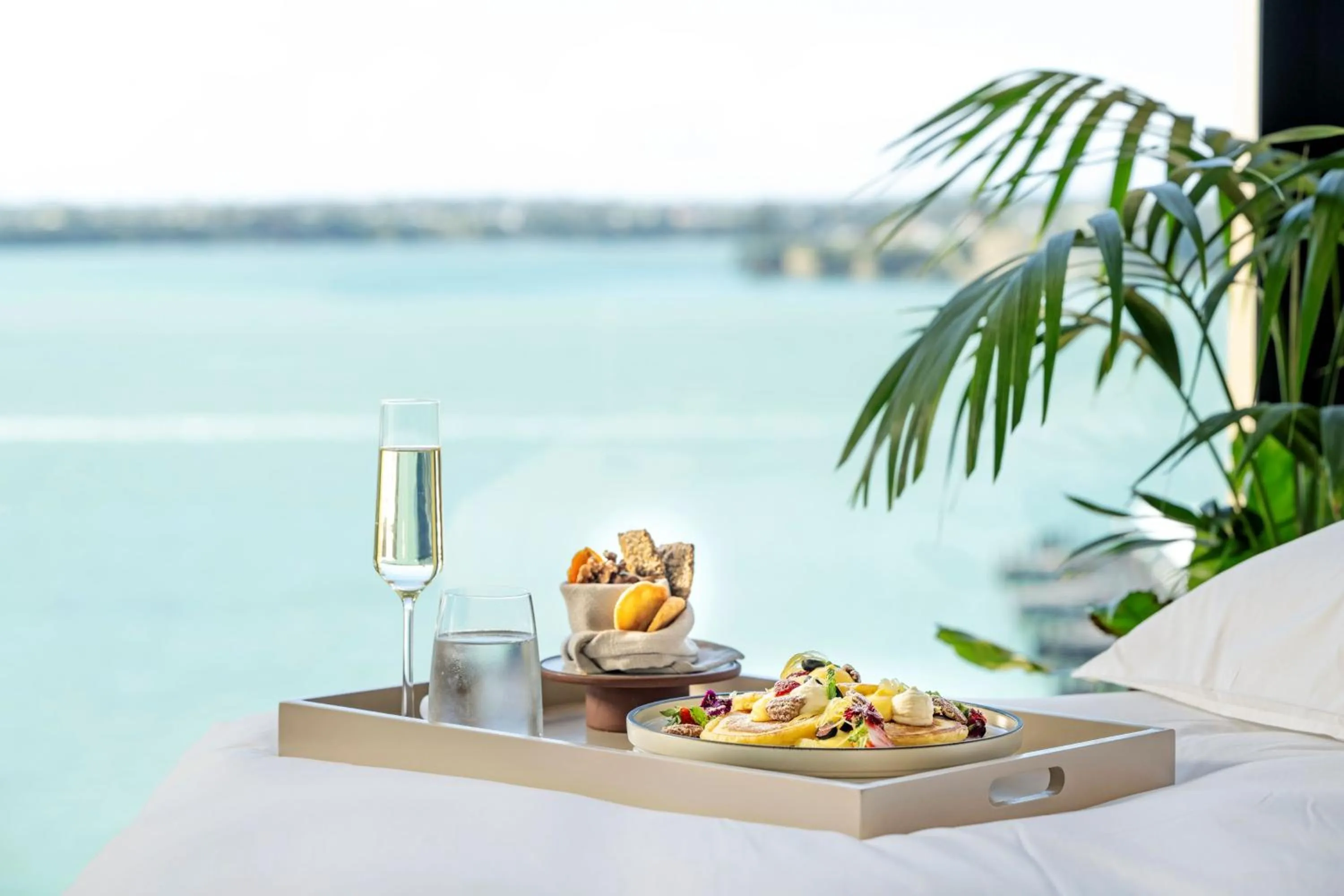 Photo of the whole room in InterContinental Auckland by IHG