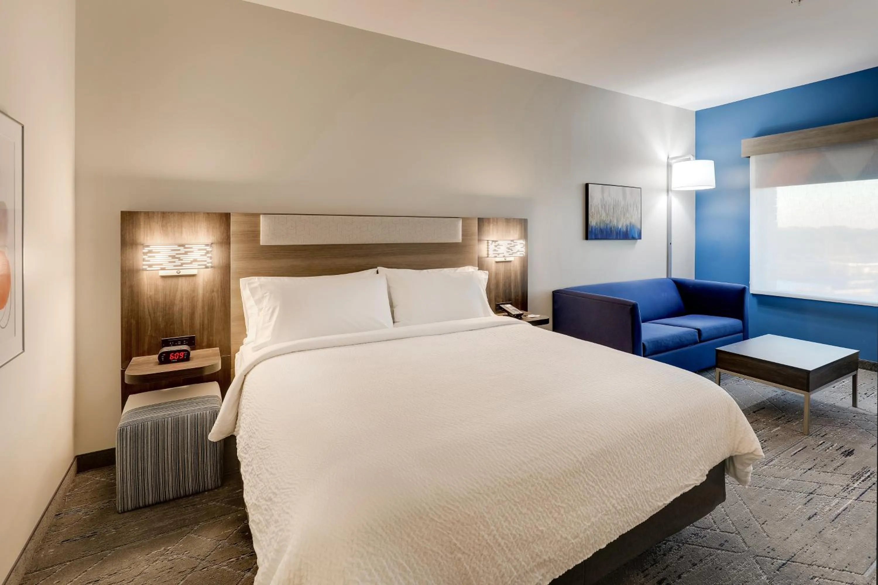 Bedroom, Bed in Holiday Inn Express Holly Springs - Raleigh Area by IHG