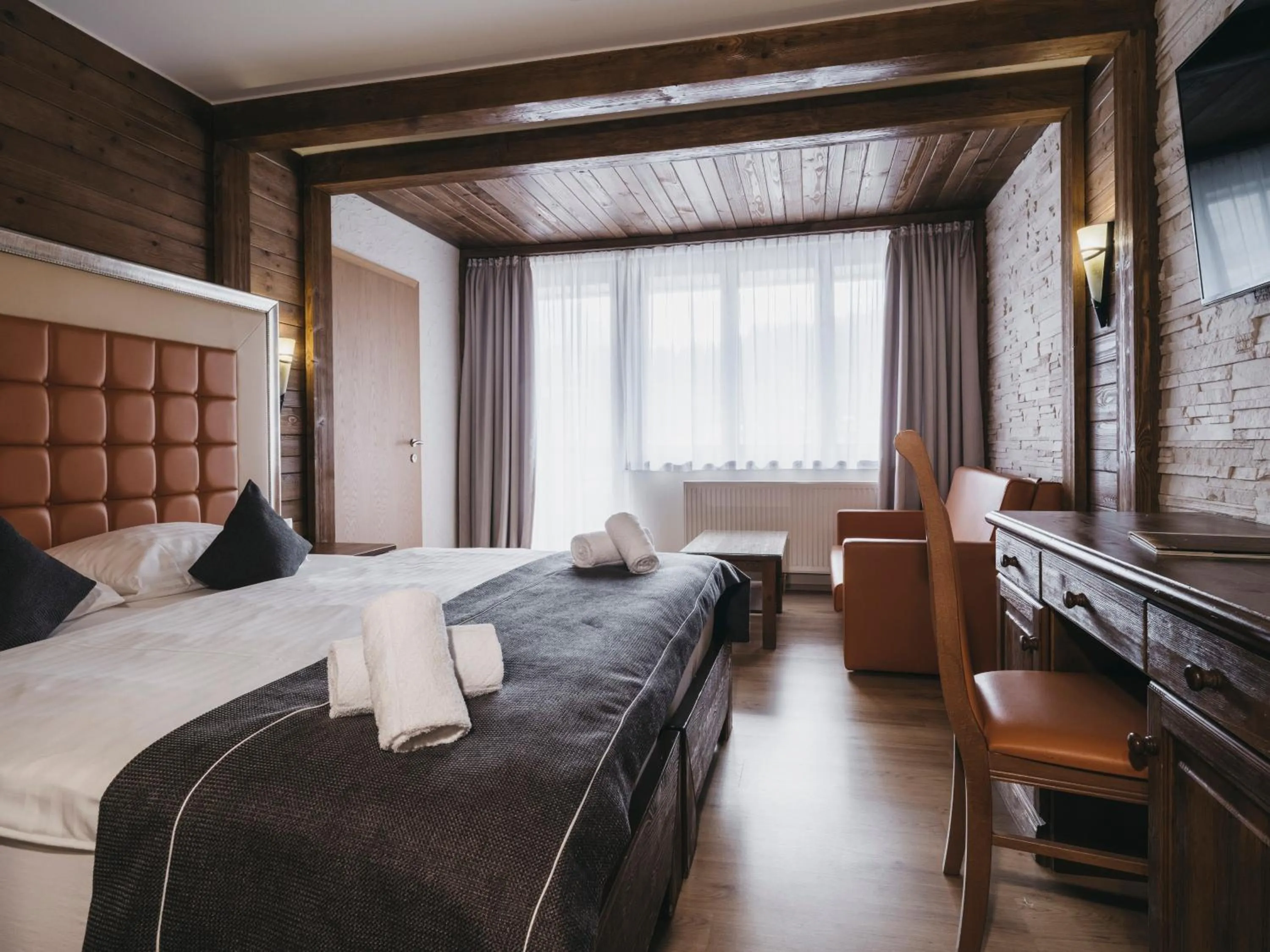 Photo of the whole room in Hotel Victoria by VAYA