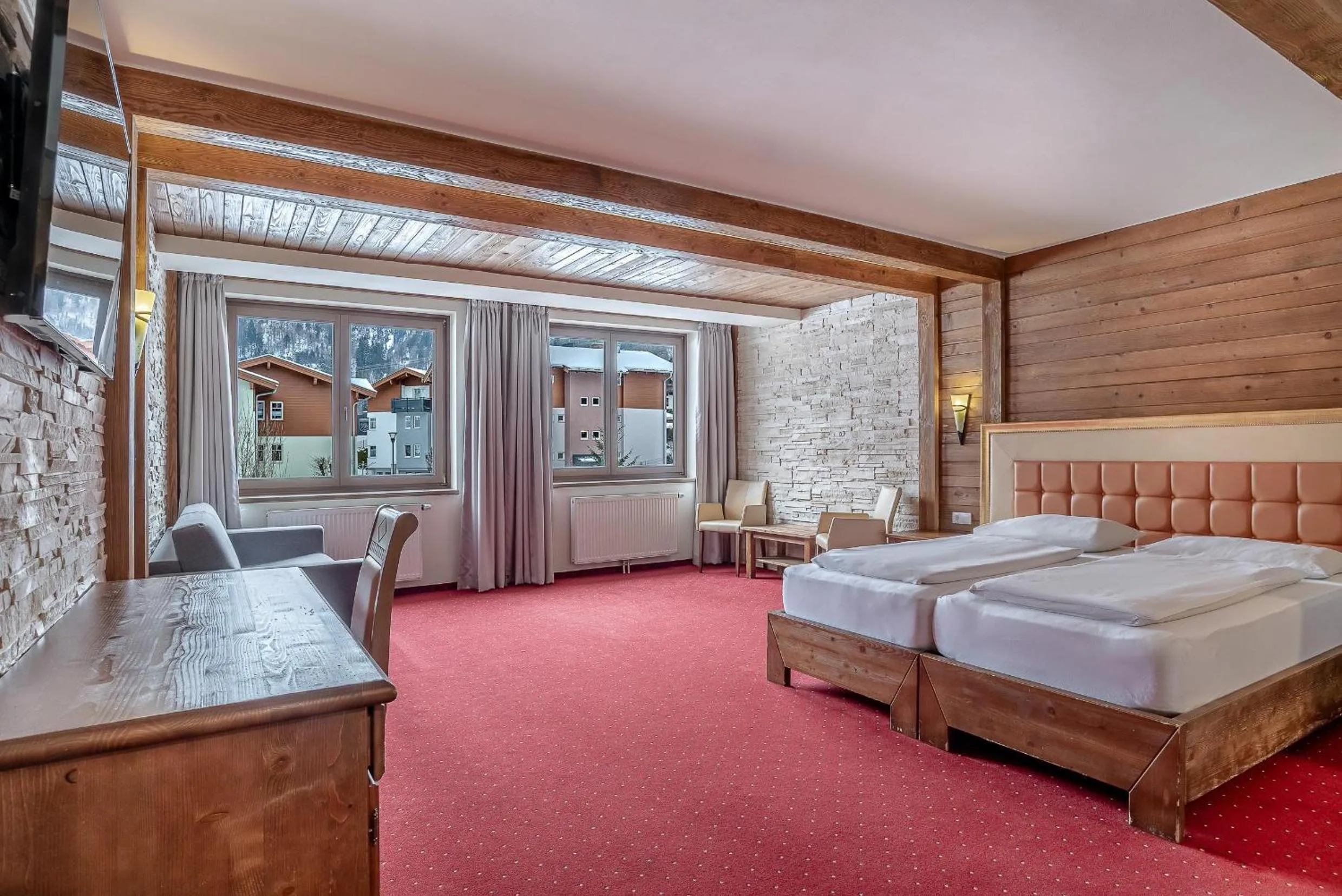 Triple Room with Bath in Hotel Victoriya