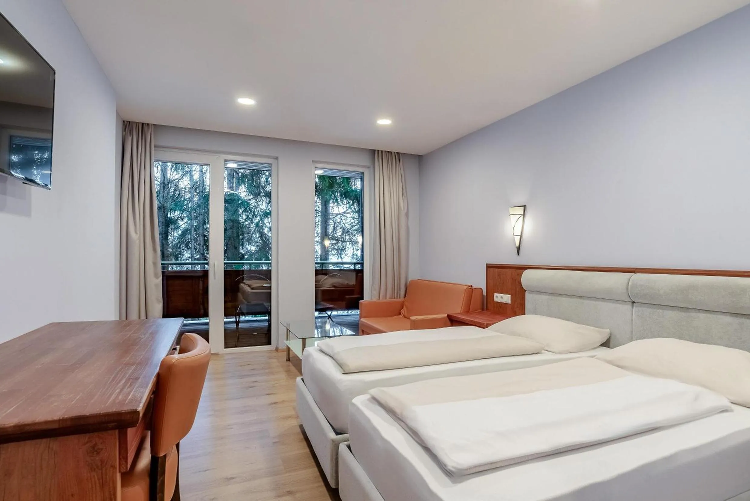 Double or Twin Room with Balcony in Hotel Victoriya