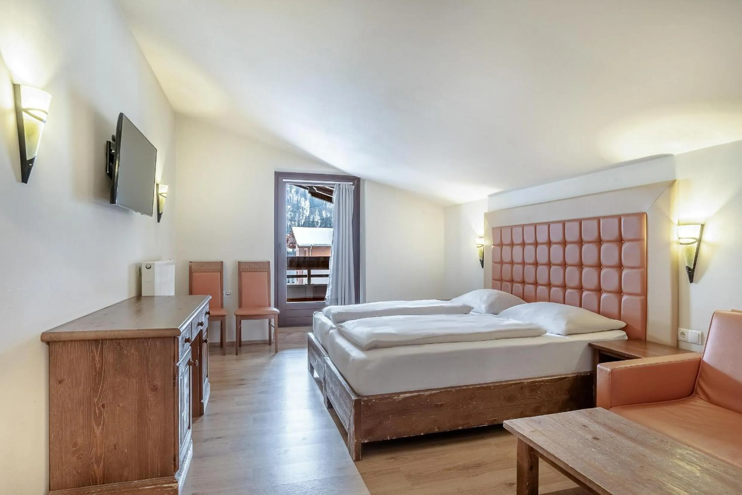 Quadruple Room with Mountain View in Hotel Victoriya