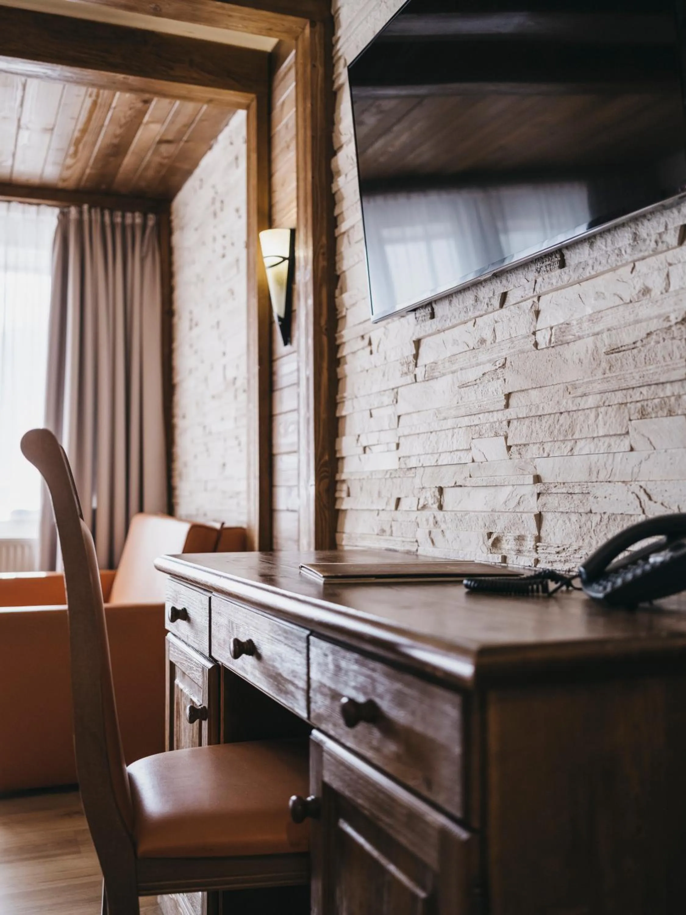 Photo of the whole room in Hotel Victoria by VAYA