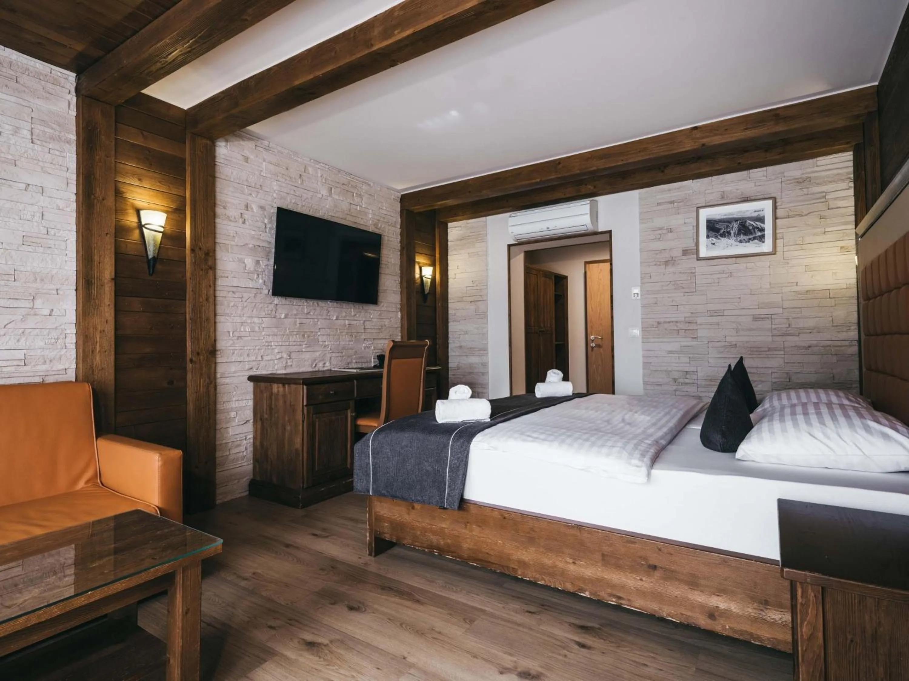 Photo of the whole room, Bed in Hotel Victoriya