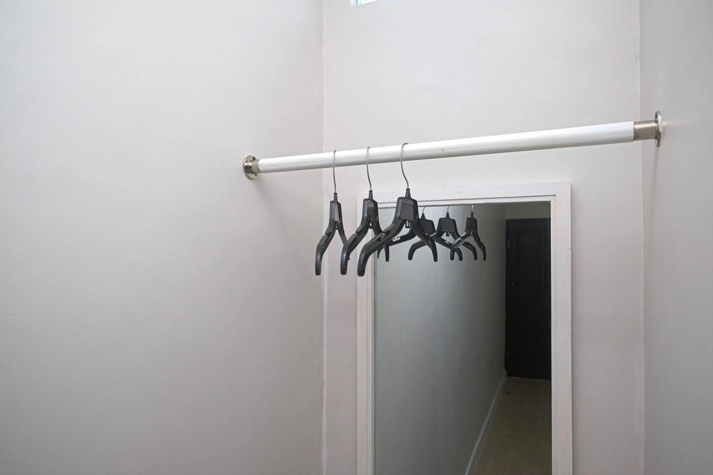 wardrobe in RedDoorz Plus @ Harmonie Cepu Blora