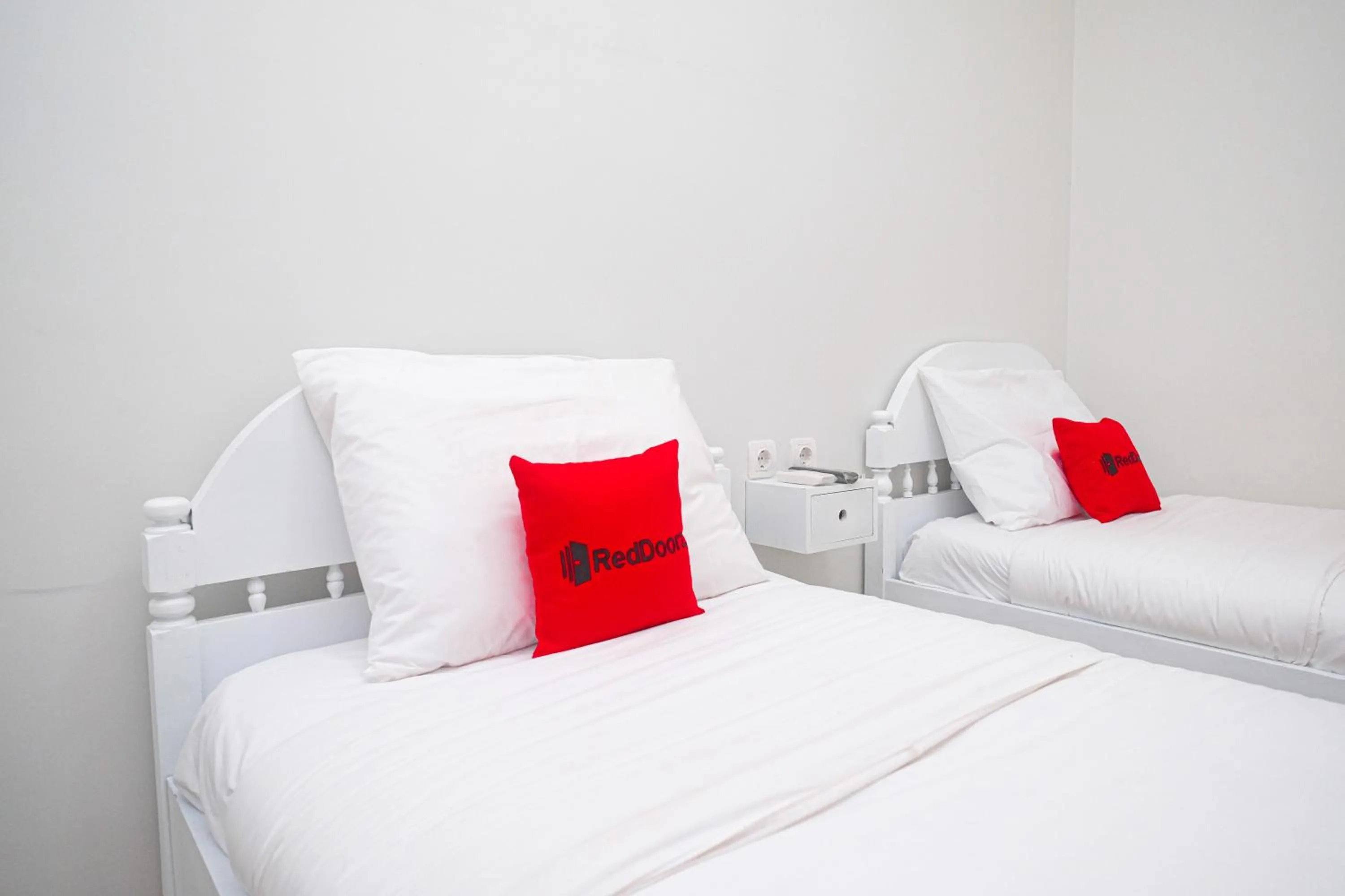 Bedroom, Bed in RedDoorz Plus @ Harmonie Cepu Blora