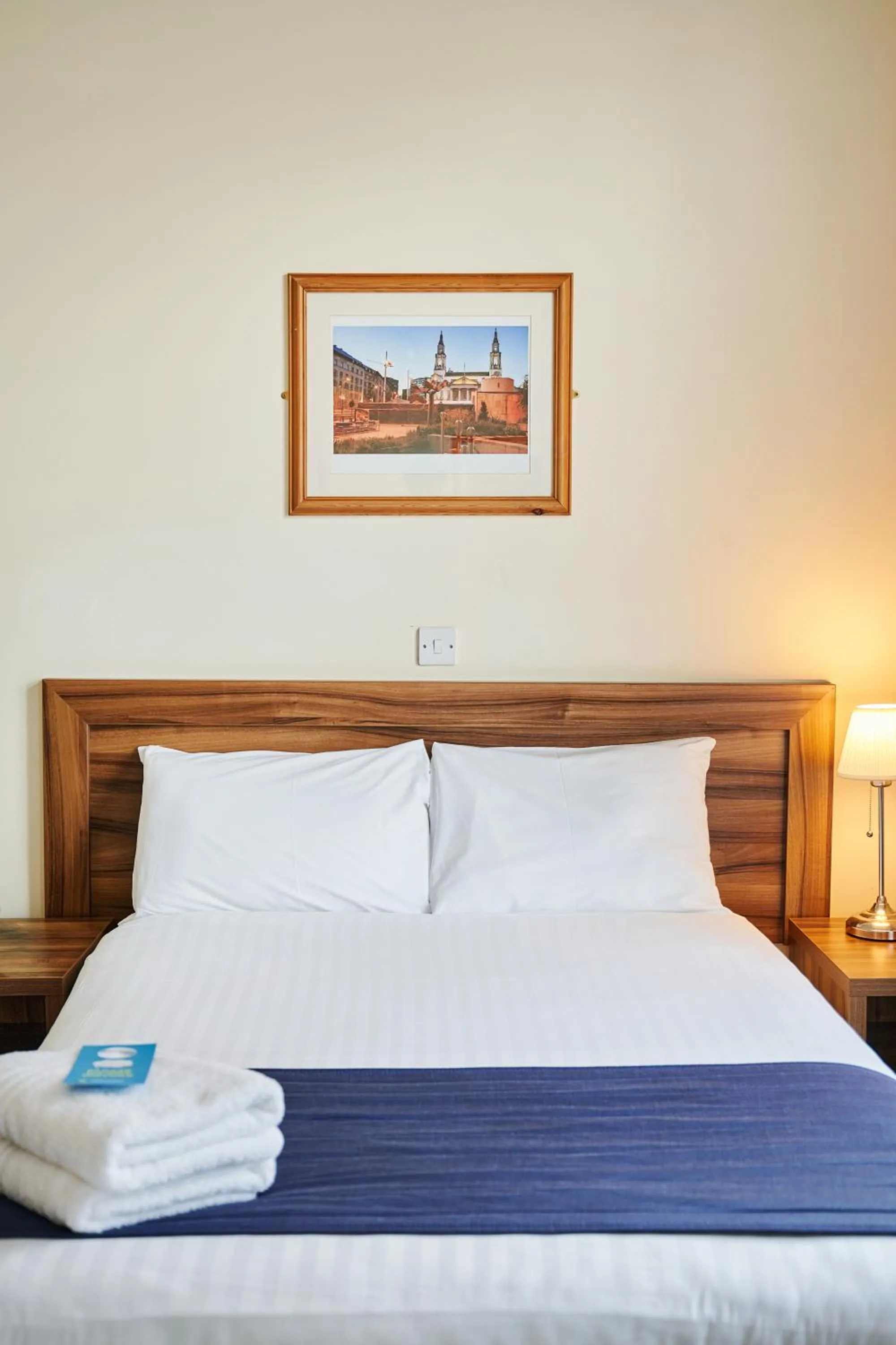 Bed in Discovery Inn - Leeds