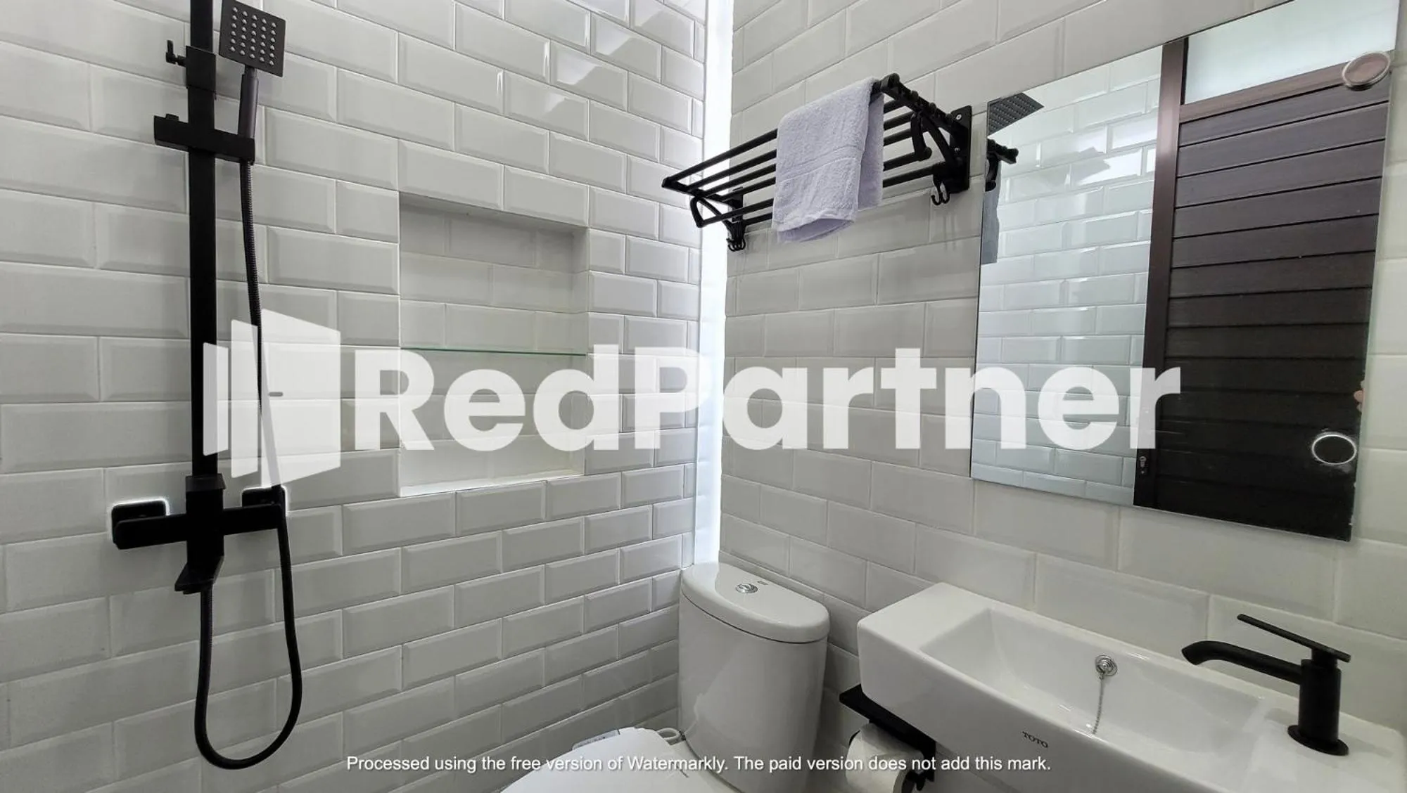 Shower in Griya Nawastika Syariah at Jakal KM 8 Redpartner