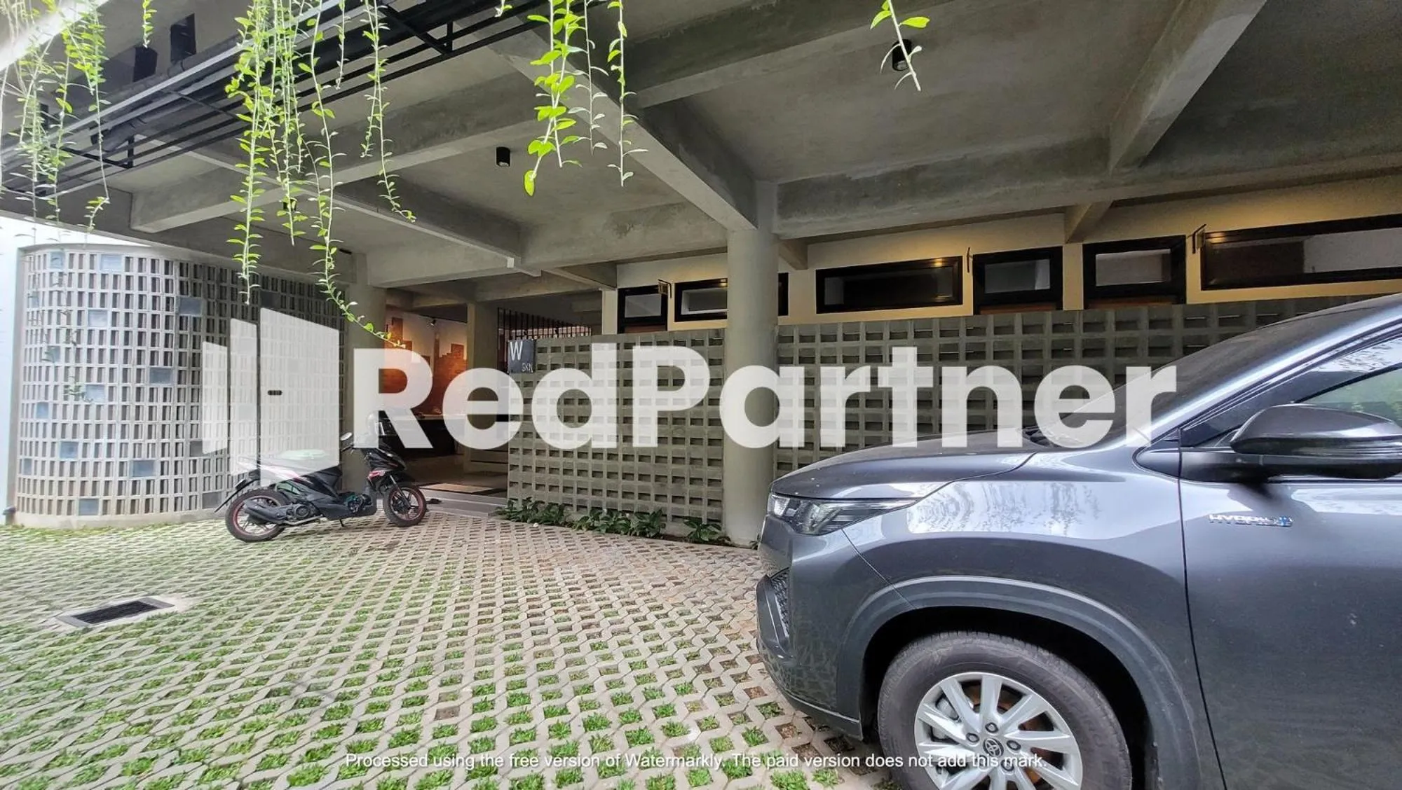 Parking in Griya Nawastika Syariah at Jakal KM 8 Redpartner