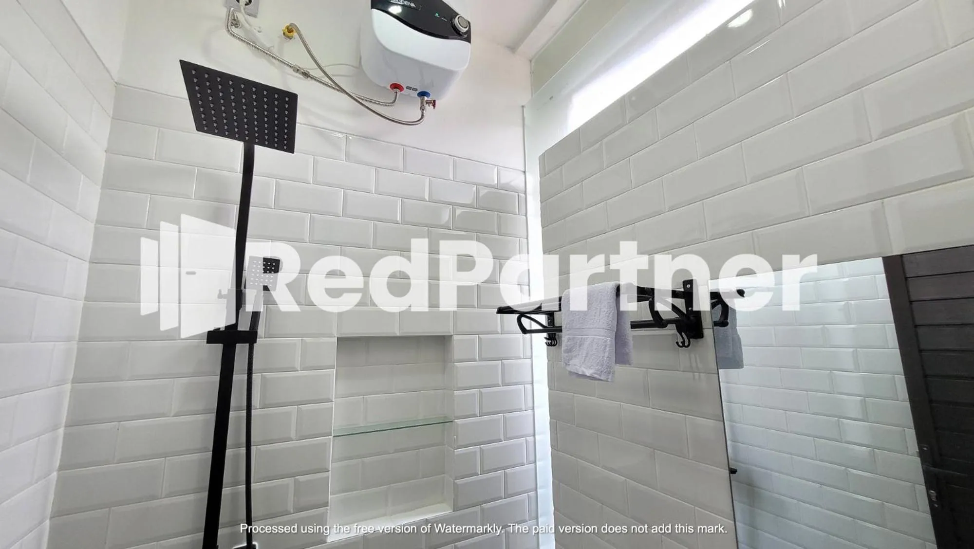 Shower in Griya Nawastika Syariah at Jakal KM 8 Redpartner