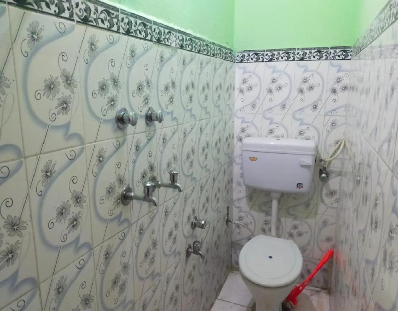 Bathroom in Mamta Palace by StayApart