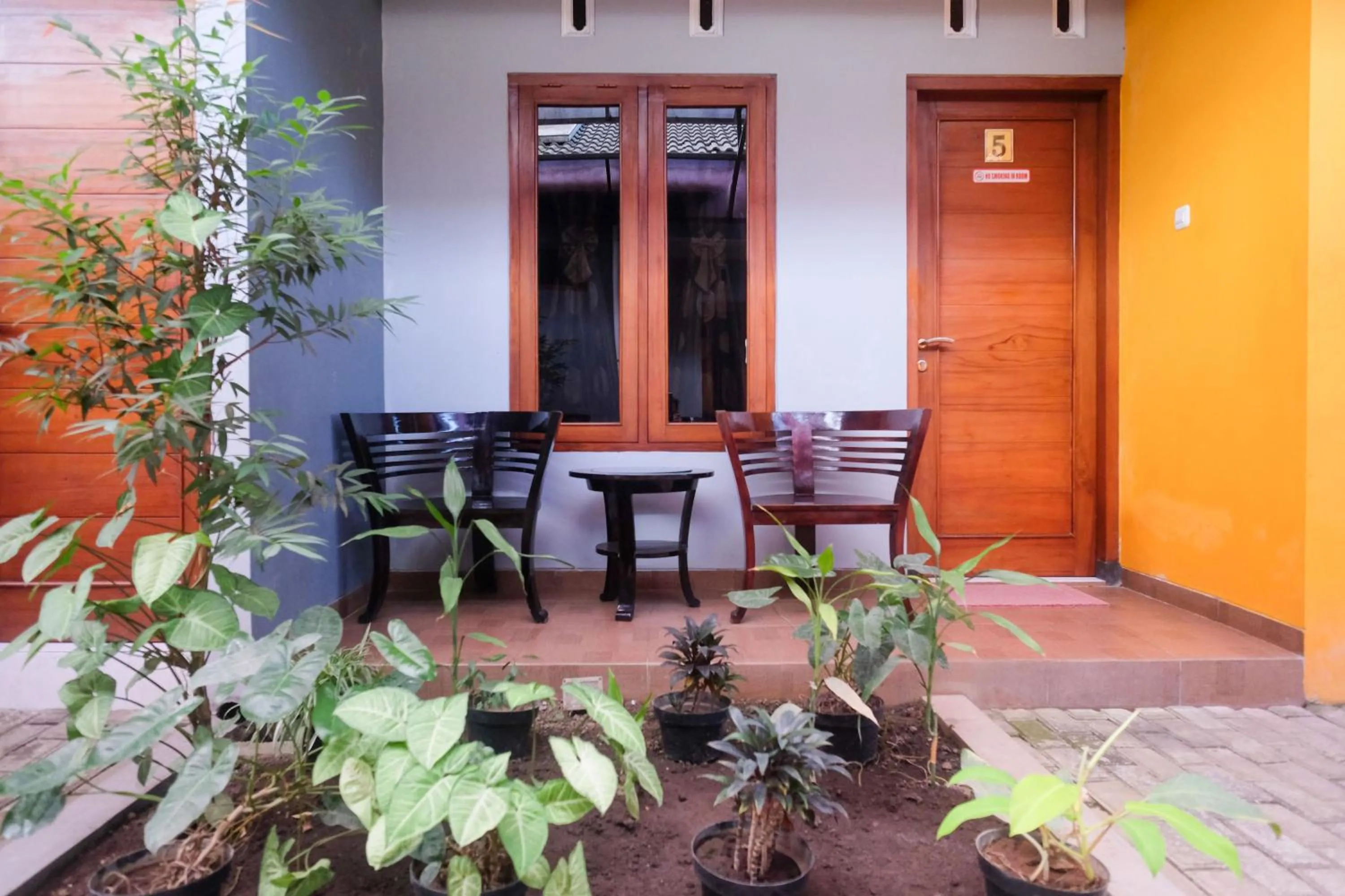 Balcony/Terrace in RedDoorz @ Griya Bougenville Magelang