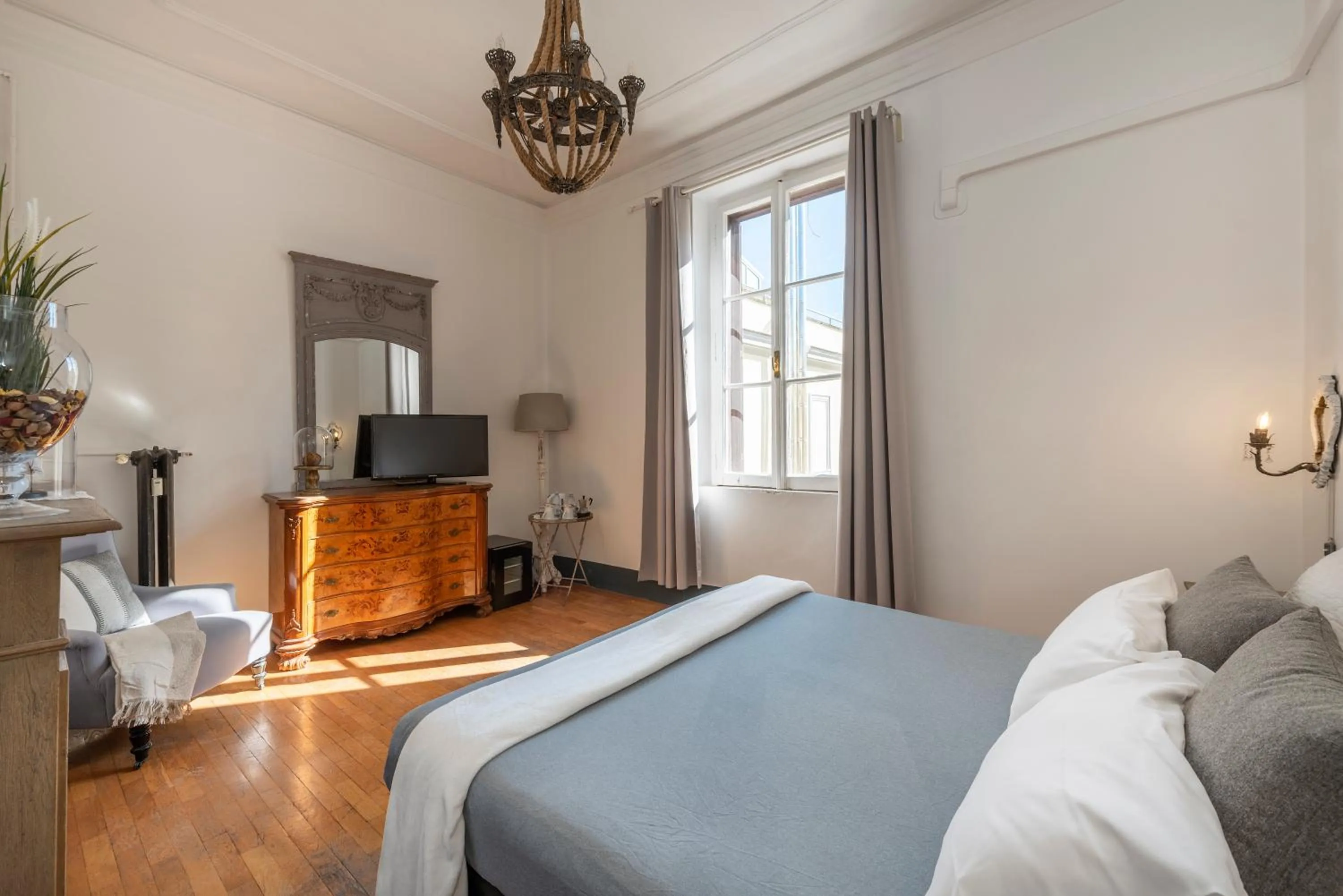 Bed in Angelina Dimora Contemporanea