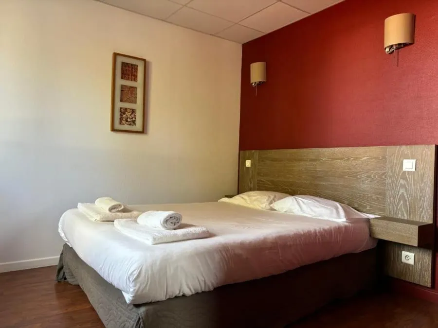 Bed in Hôtel Le Boïate