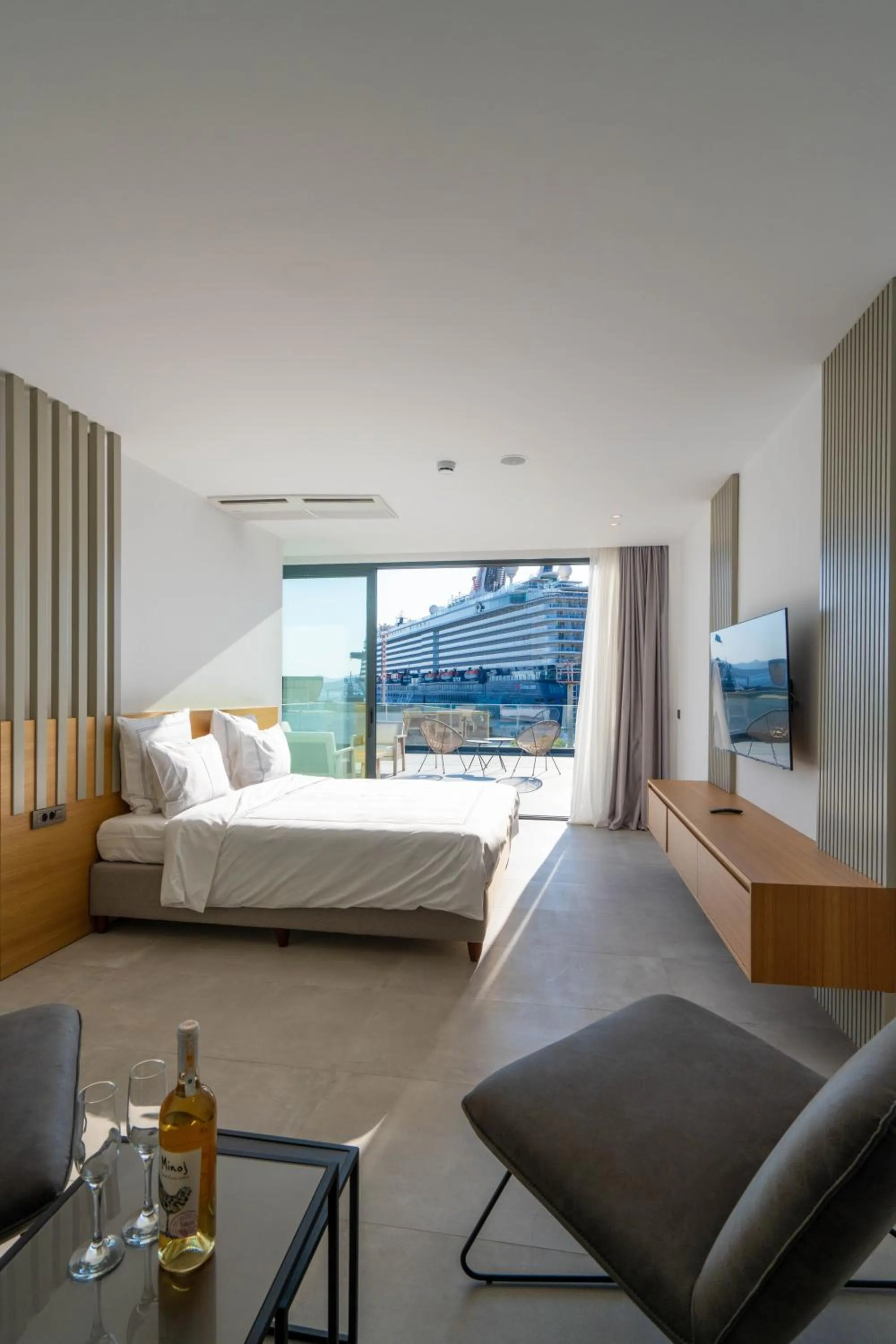 Communal lounge/ TV room in Akana Loft