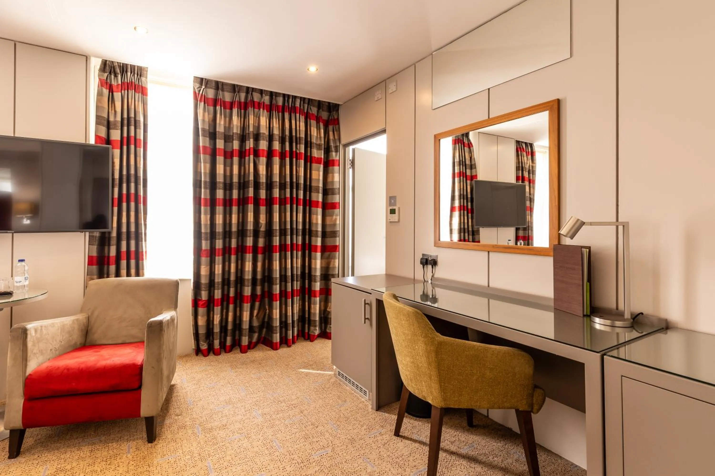 Bedroom in DoubleTree by Hilton London – West End