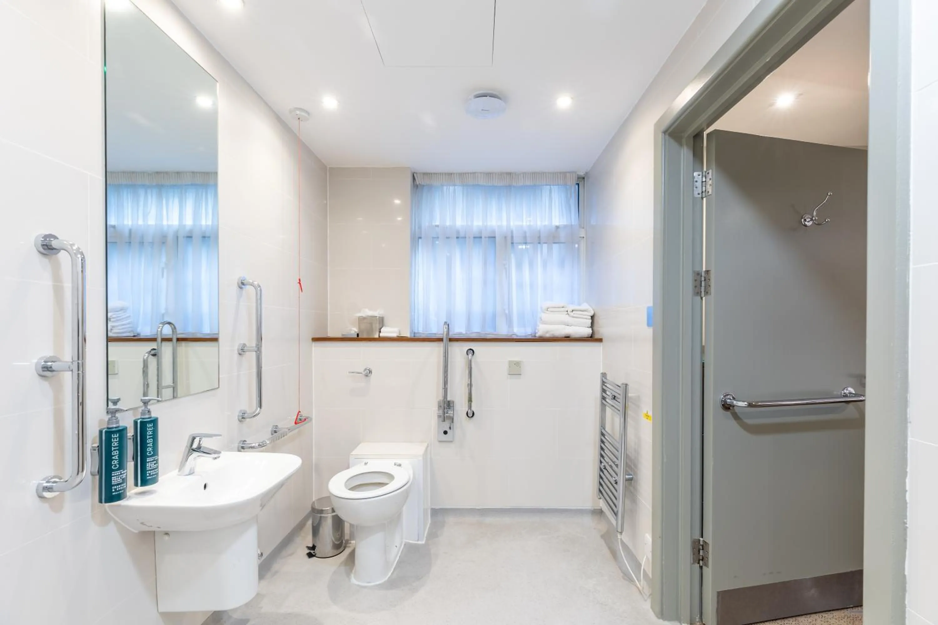 Toilet in DoubleTree by Hilton London – West End