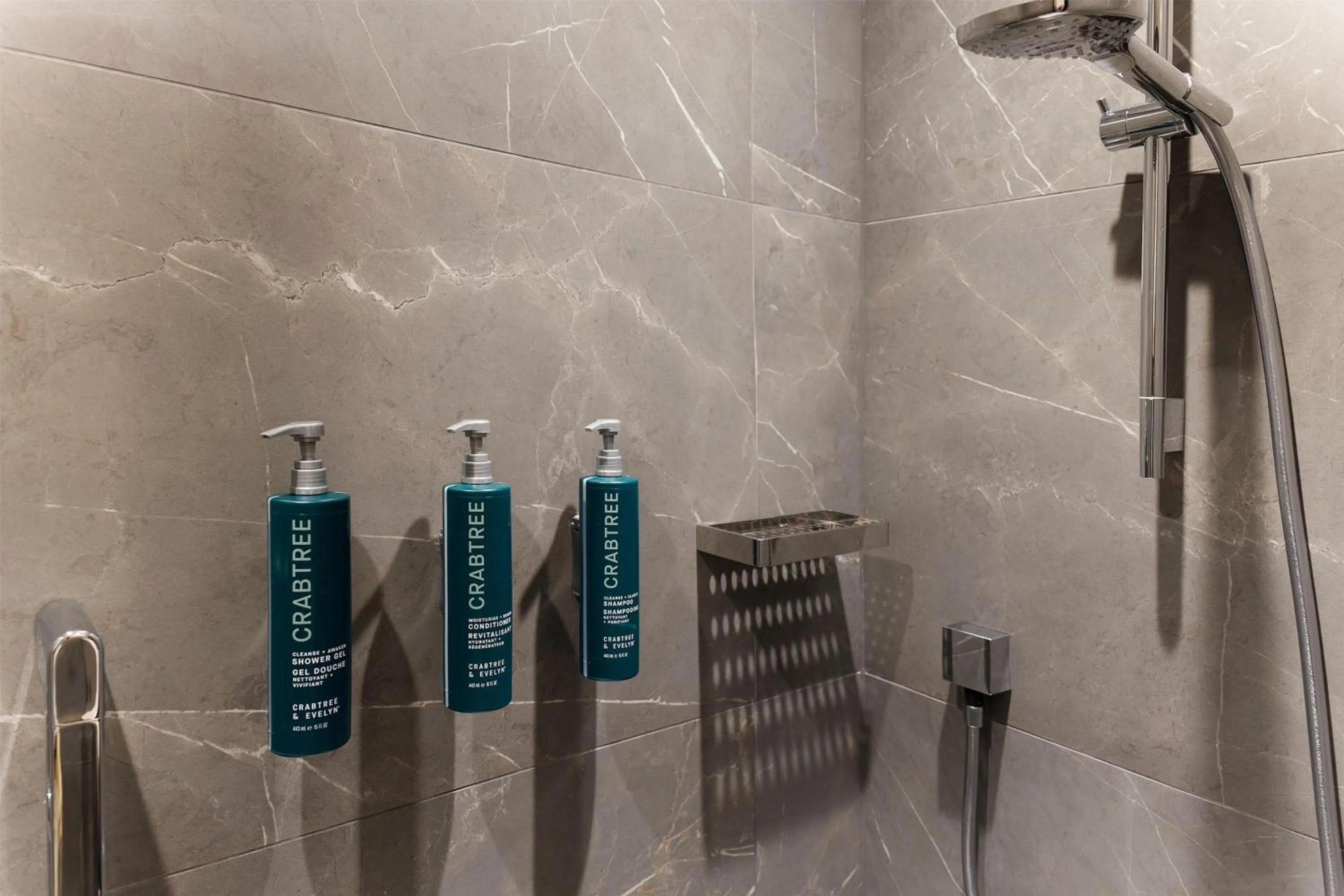 Bathroom in DoubleTree by Hilton London – West End