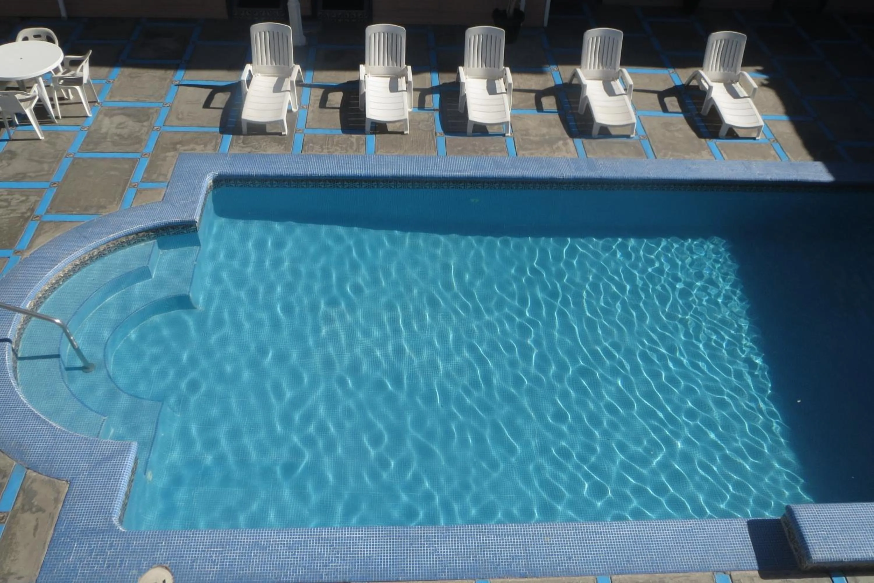 Pool view in Hotel Villa Fontana Inn