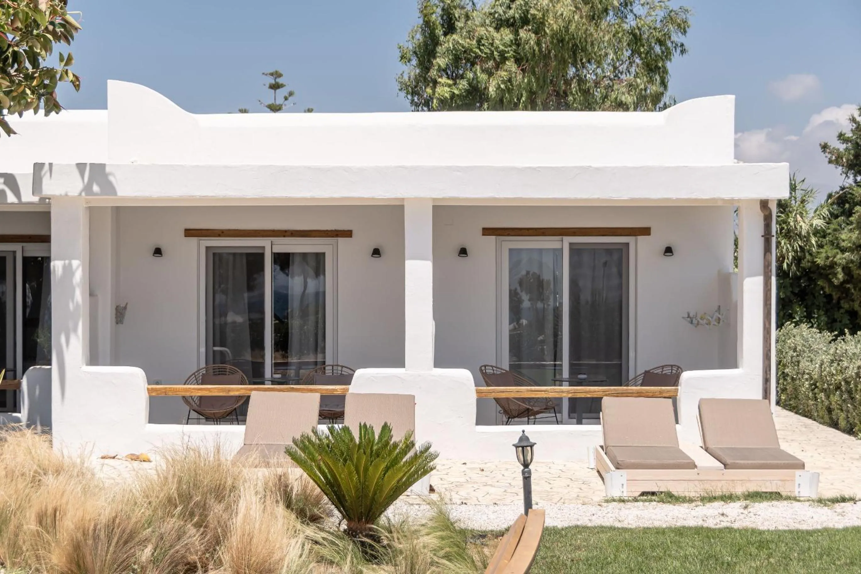 Property building in Glaronissi Beach