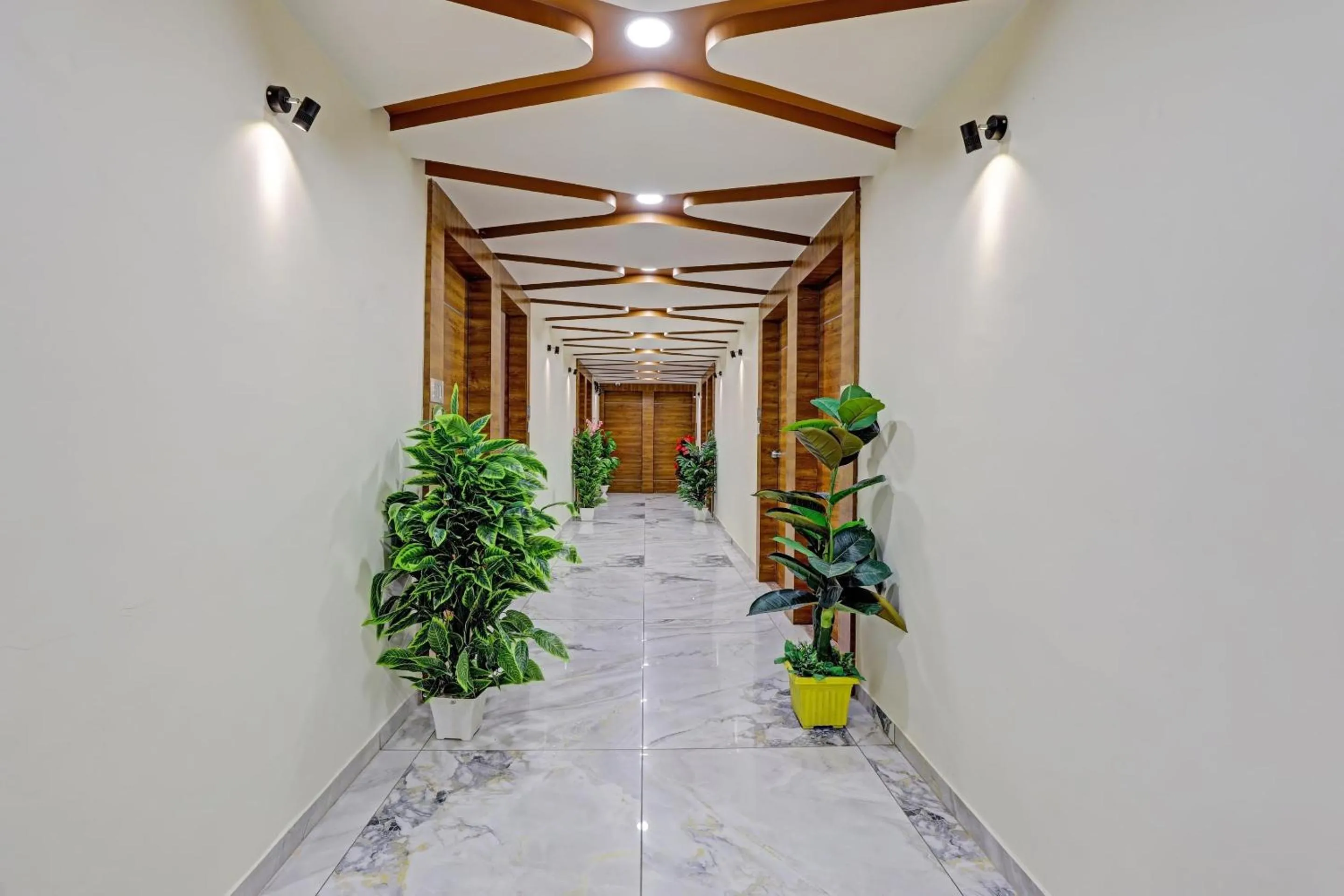 Hotel O M D Palace