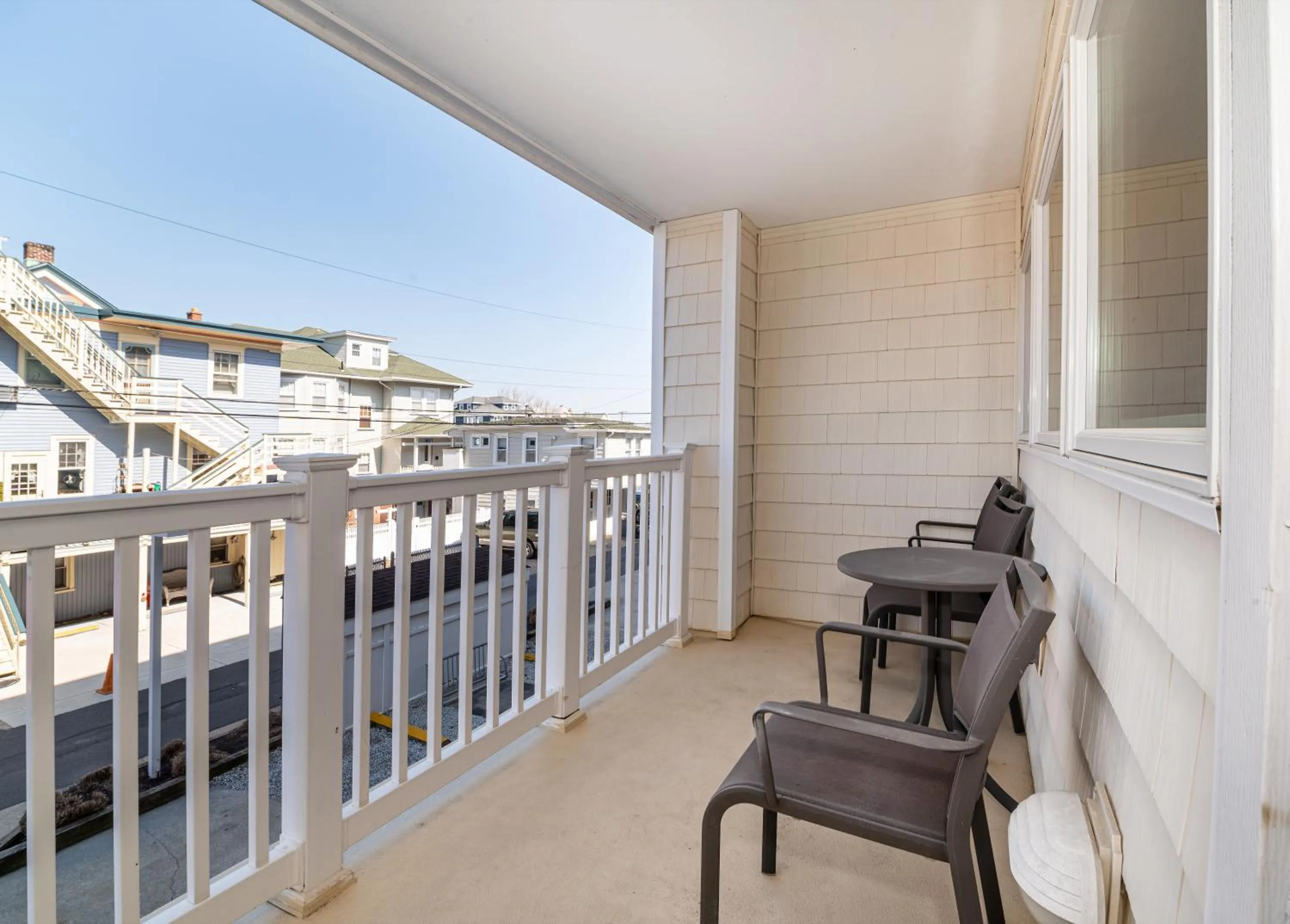 Property building in Biscayne Suites