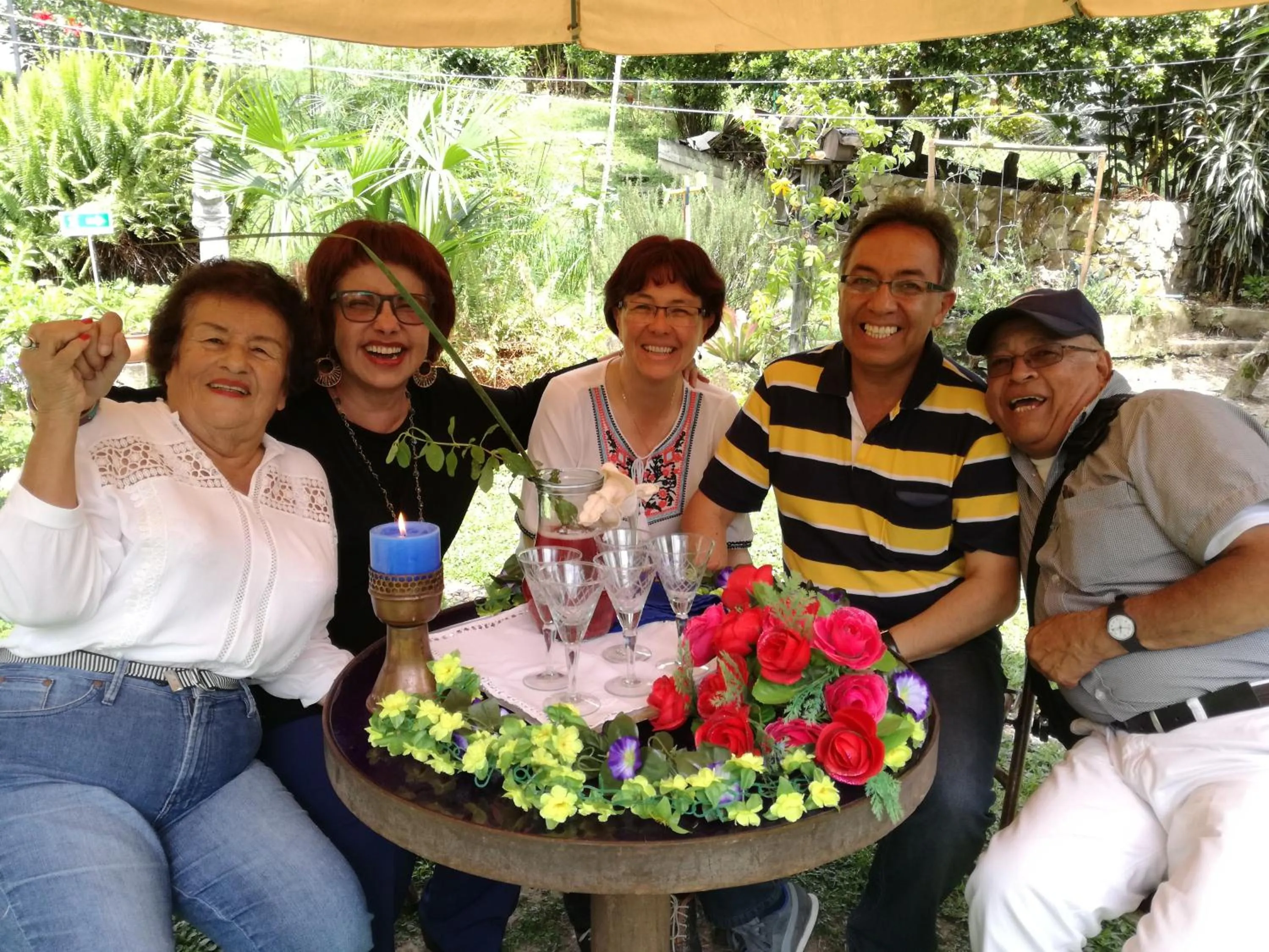 group of guests in Posada Las Bromelias