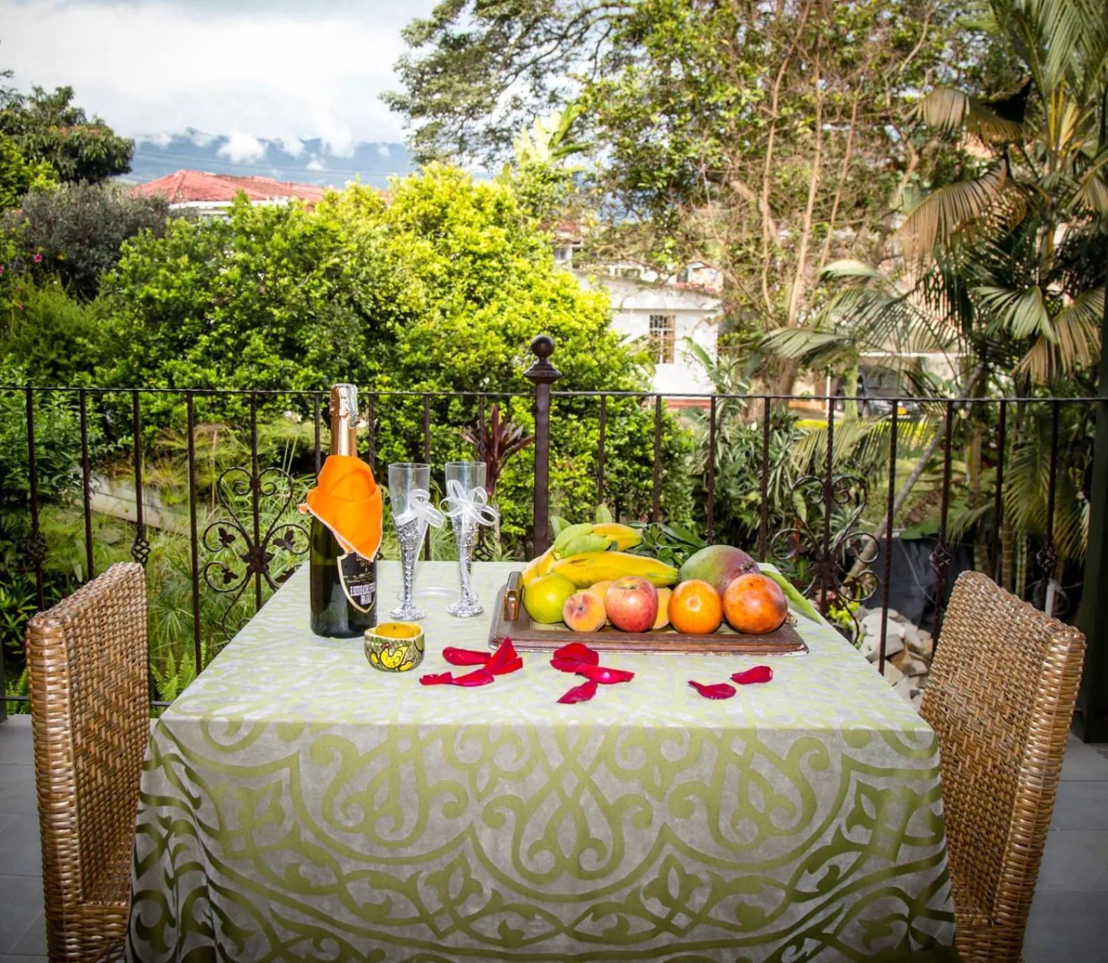 Food and drinks in Posada Las Bromelias