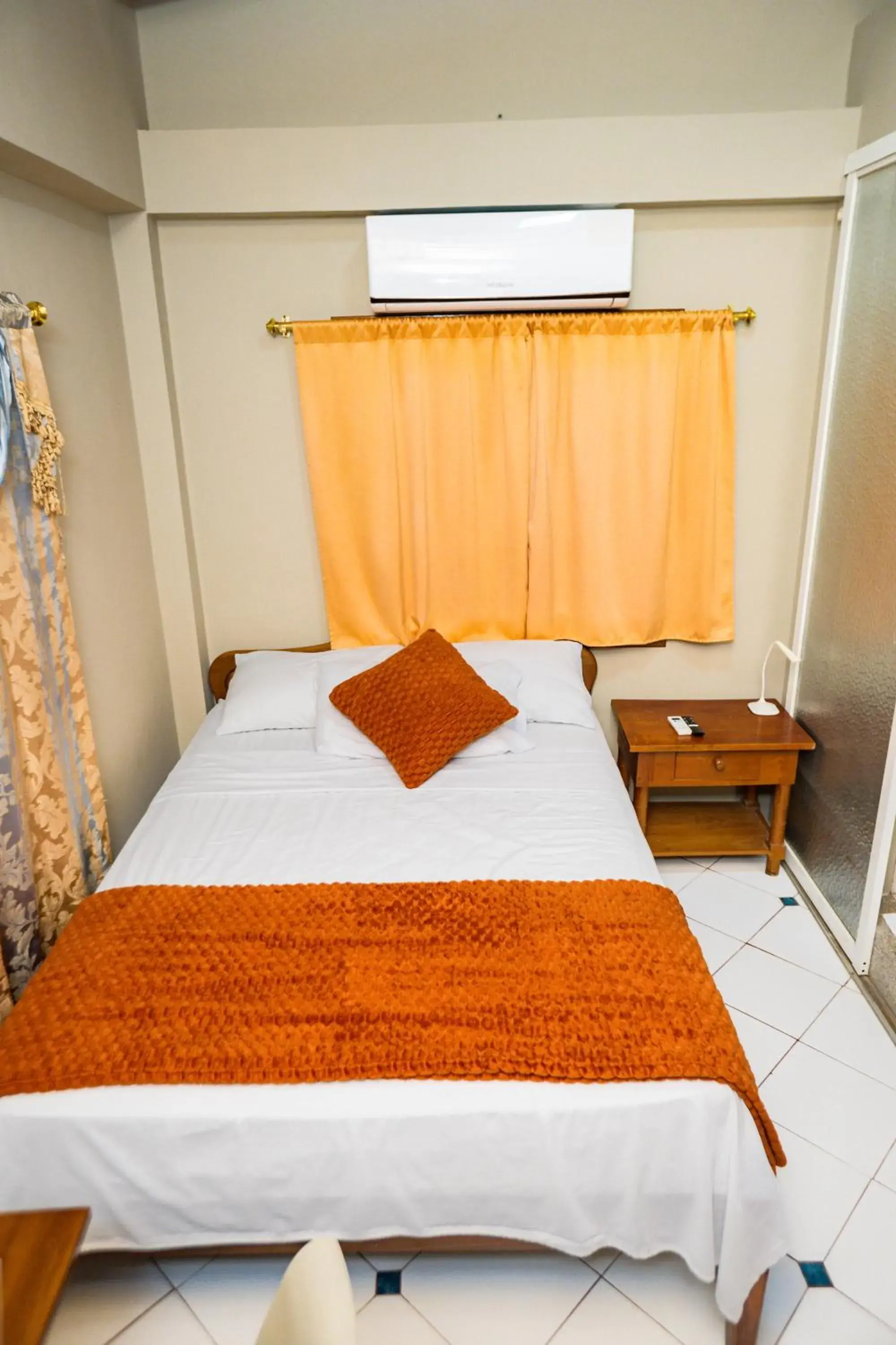 Superior Double Room in La Casa Naranja Bed and Breakfast Superior Double Room in La Casa Naranja Bed and Breakfast