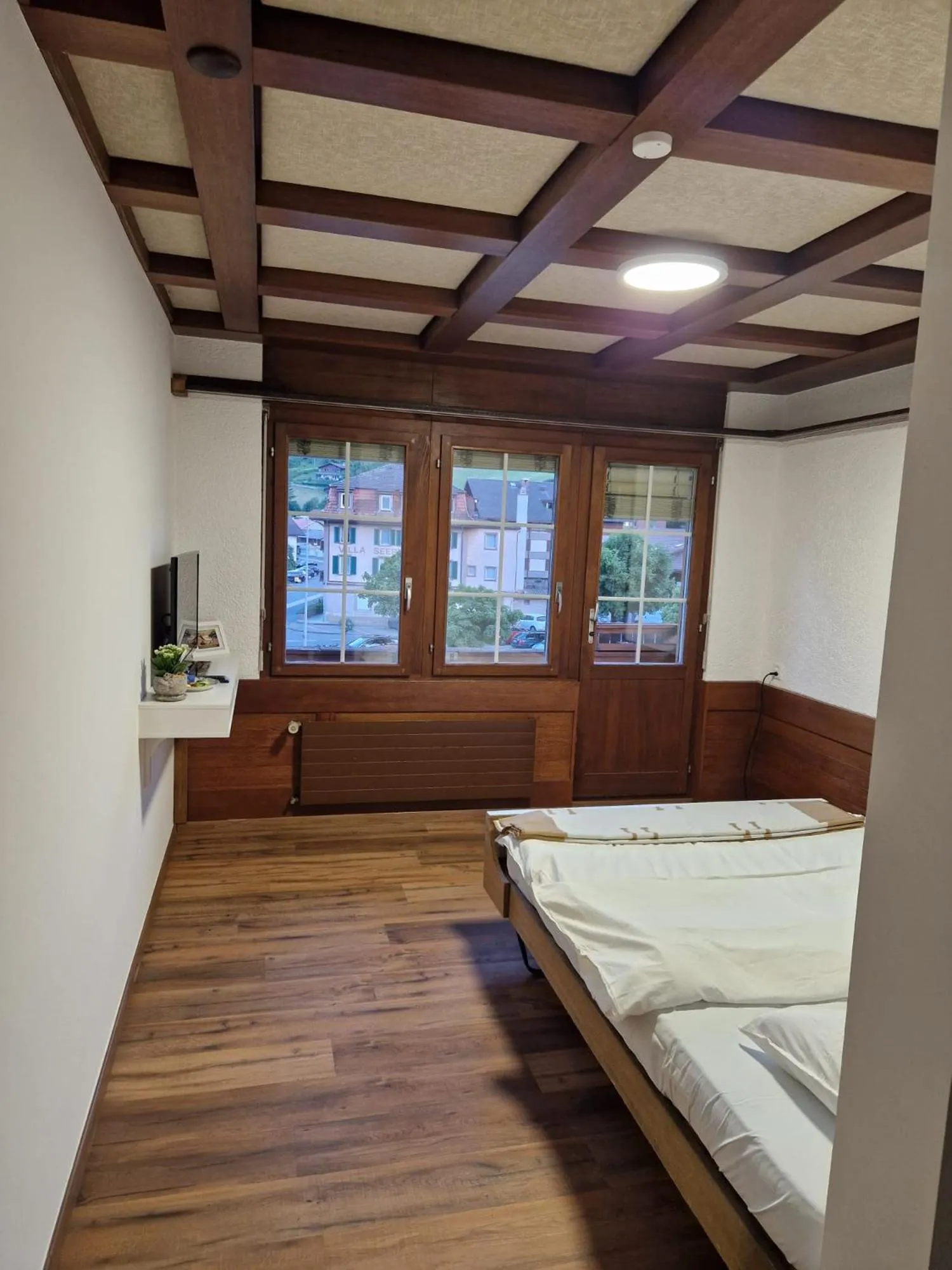 Bedroom, Bed in Hotel Chalet Bellerive