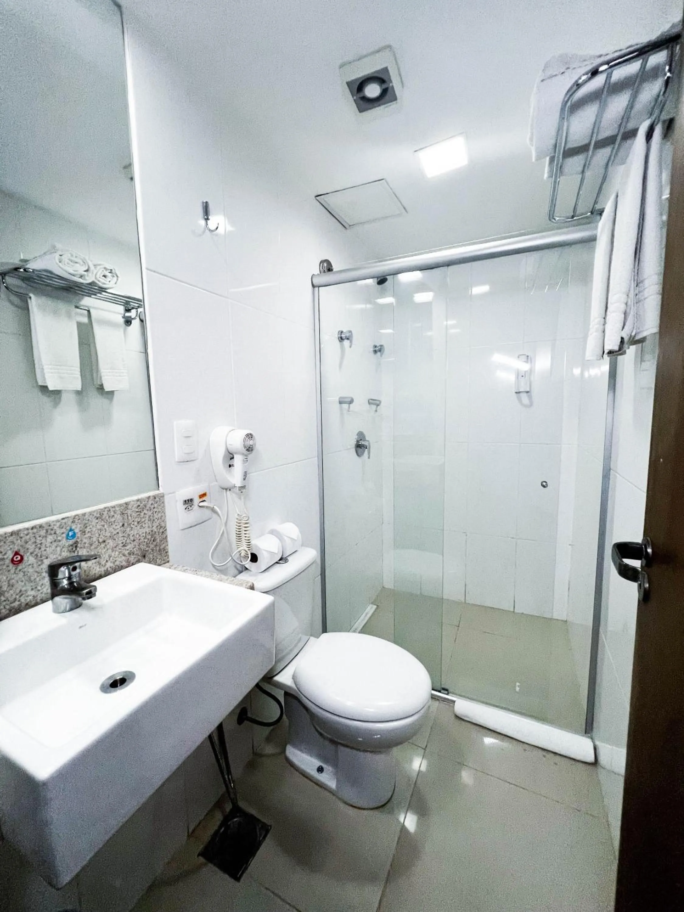 Shower in Royal Design Savassi Hotel