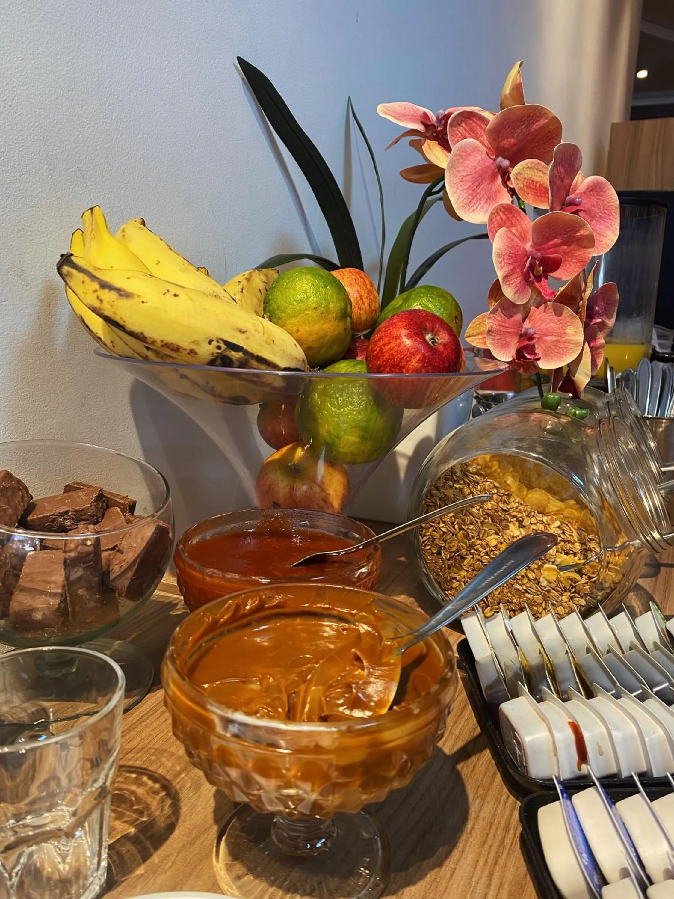 Restaurant/places to eat in Royal Design Savassi Hotel