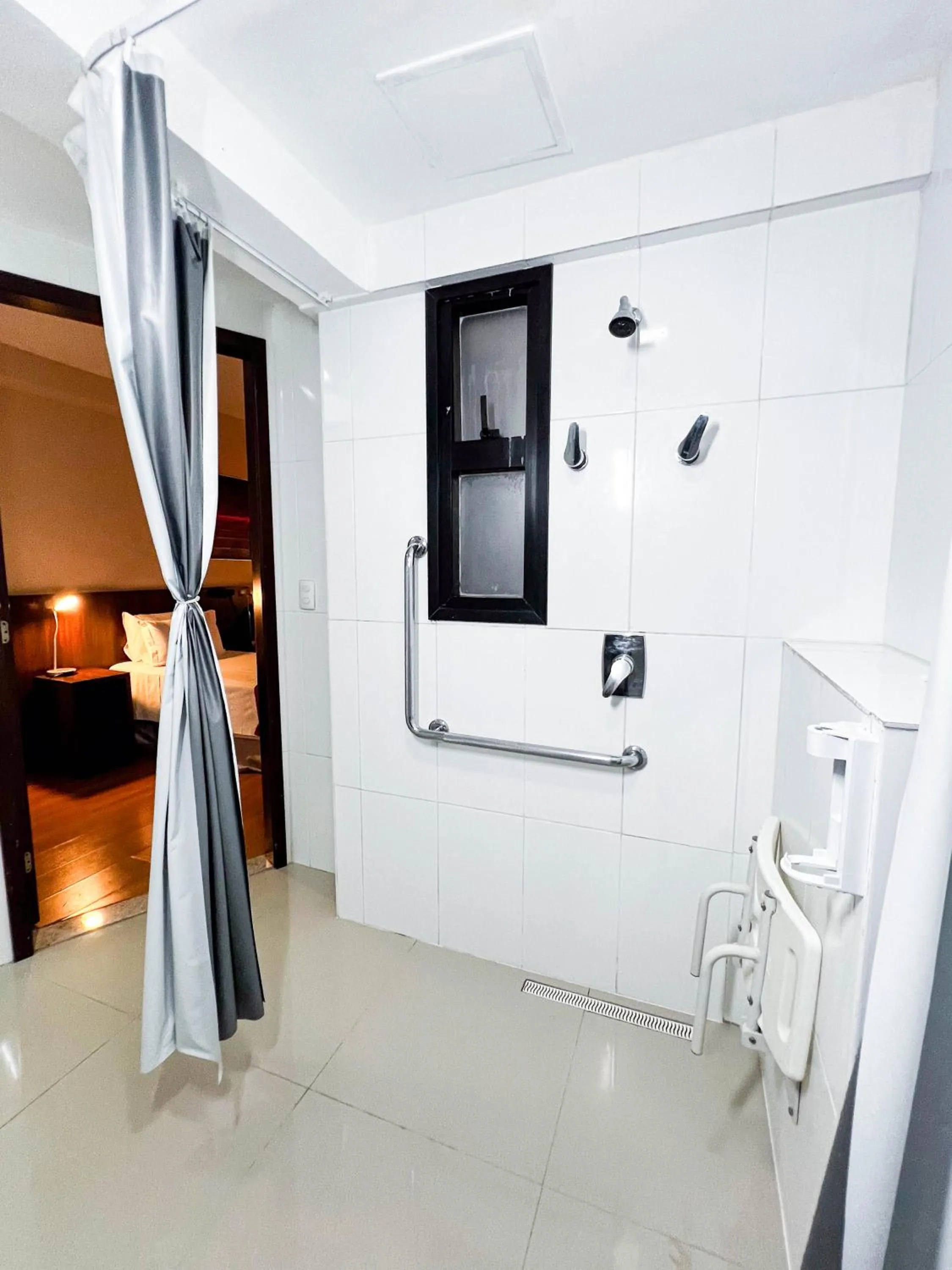 Shower in Royal Design Savassi Hotel