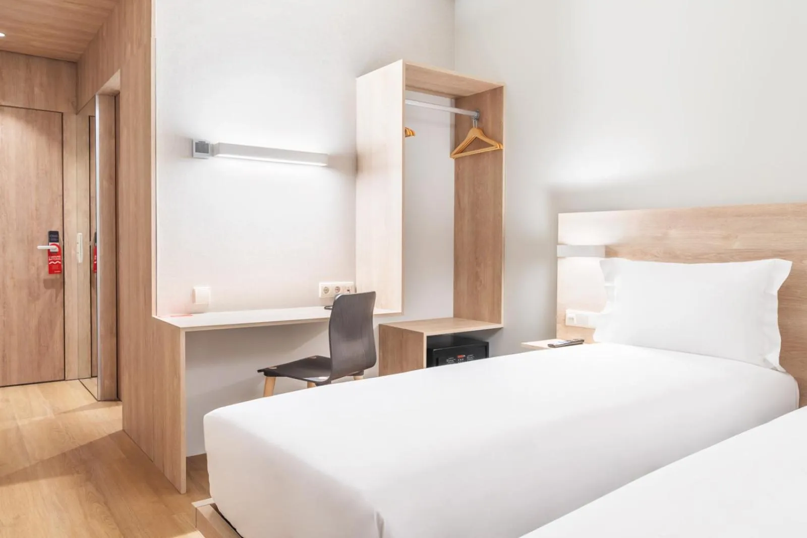 Bedroom, Bed in Moov Hotel Lisboa Oriente