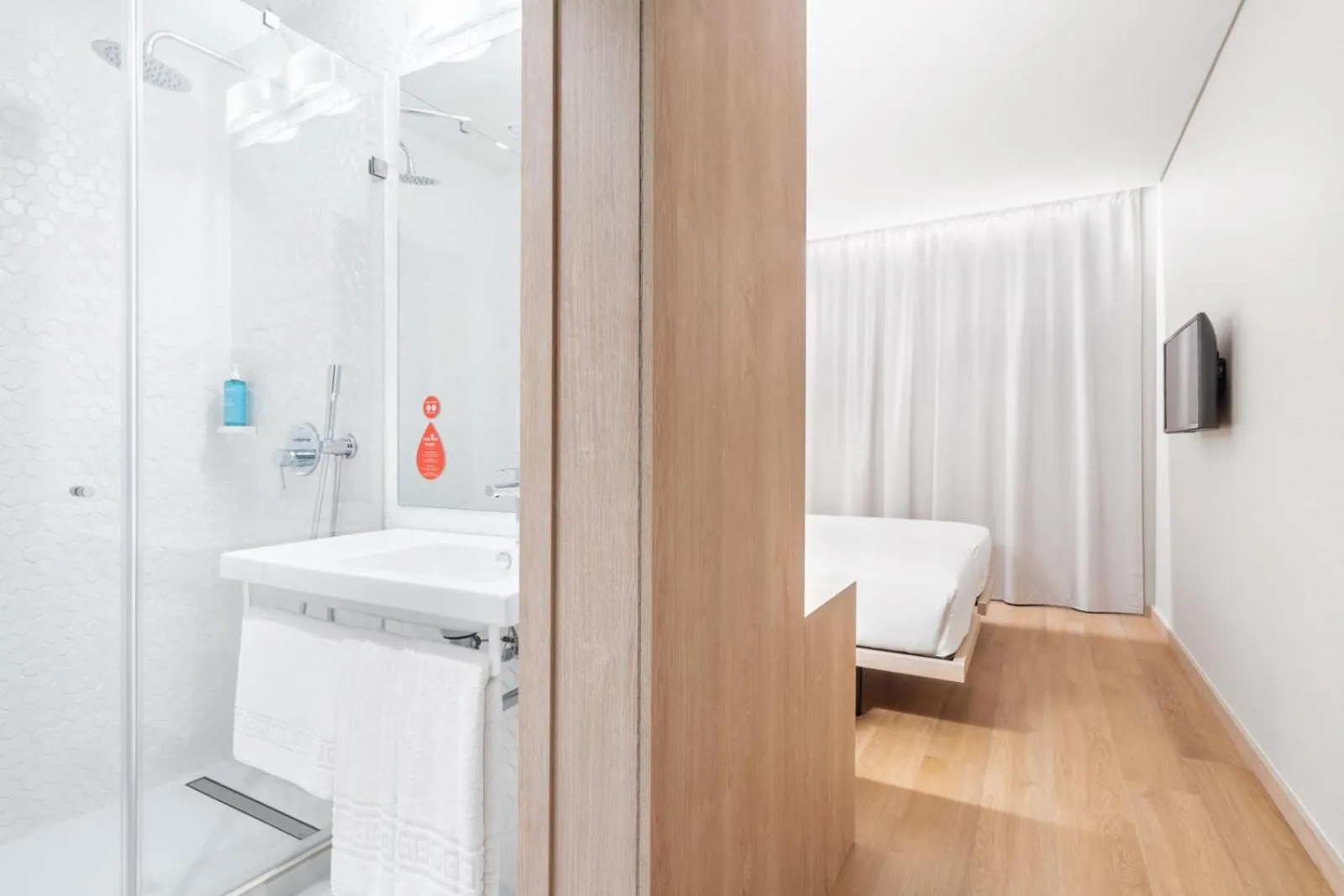 Bathroom in Moov Hotel Lisboa Oriente