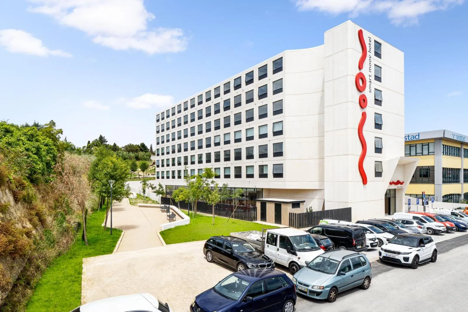 Facade/entrance in Moov Hotel Lisboa Oriente