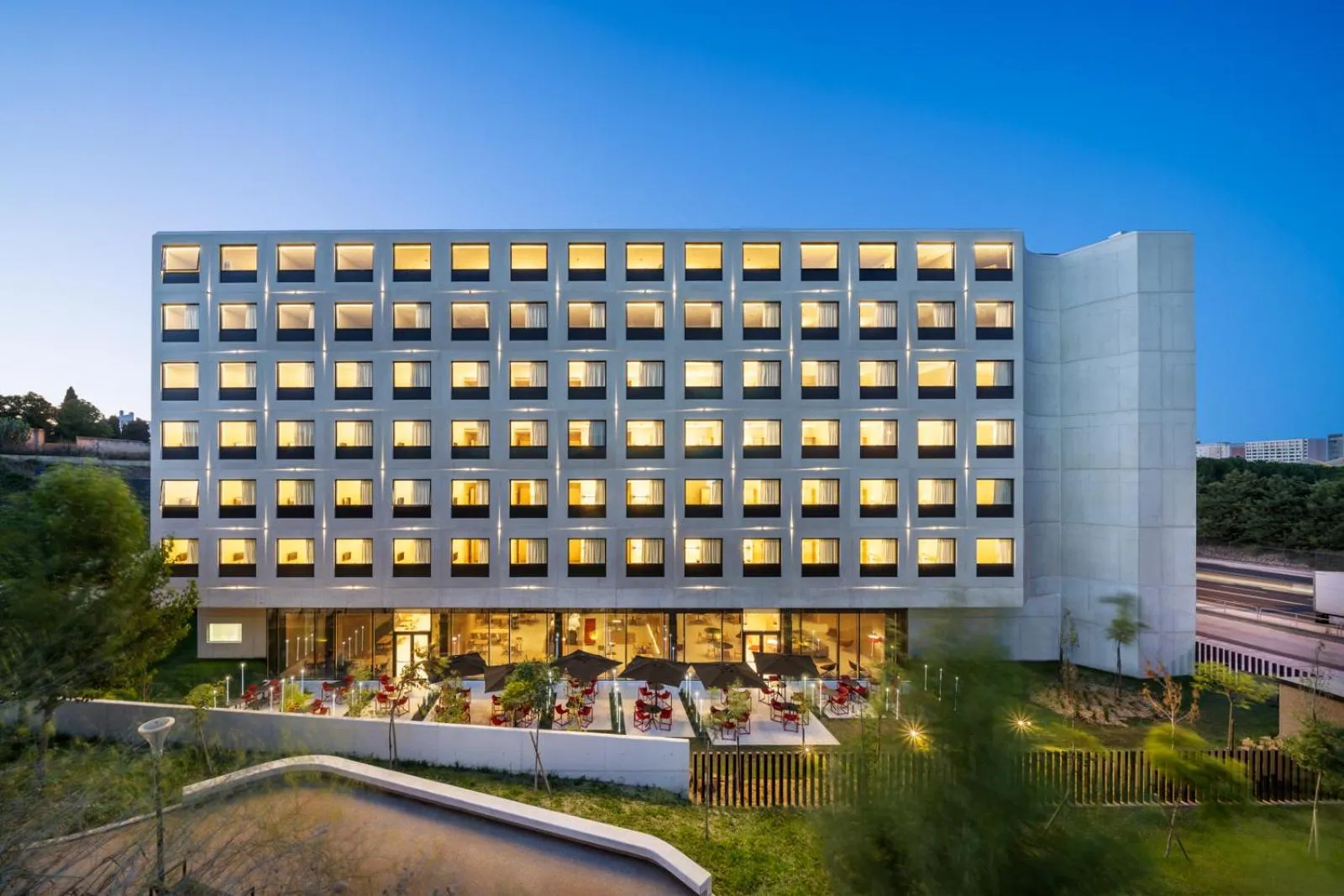 Facade/entrance in Moov Hotel Lisboa Oriente