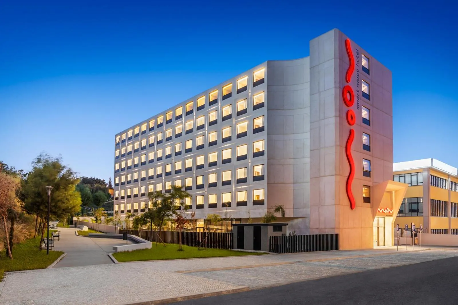 Facade/entrance in Moov Hotel Lisboa Oriente