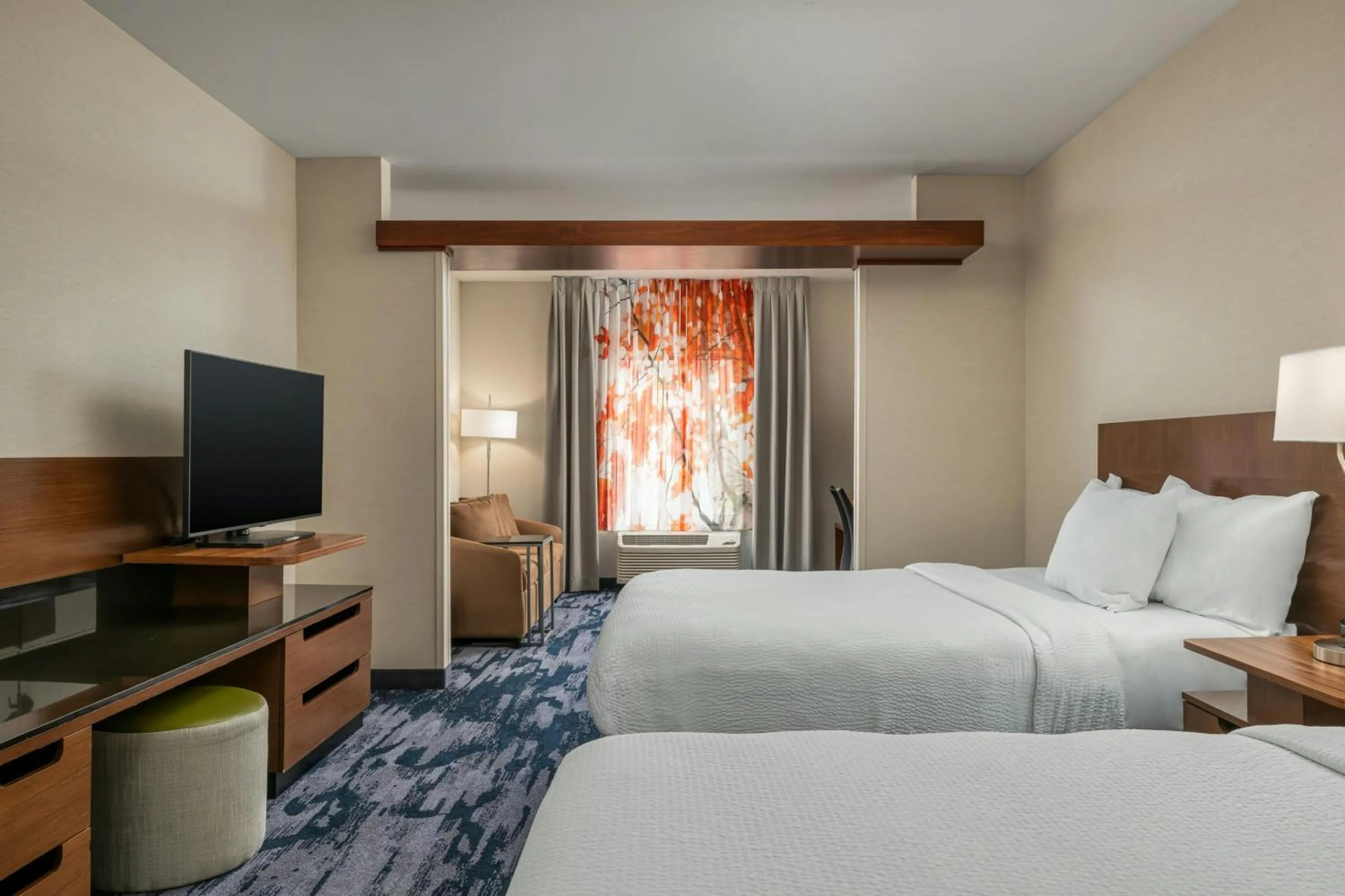 Living room, Bed in Fairfield Inn & Suites by Marriott Twin Falls