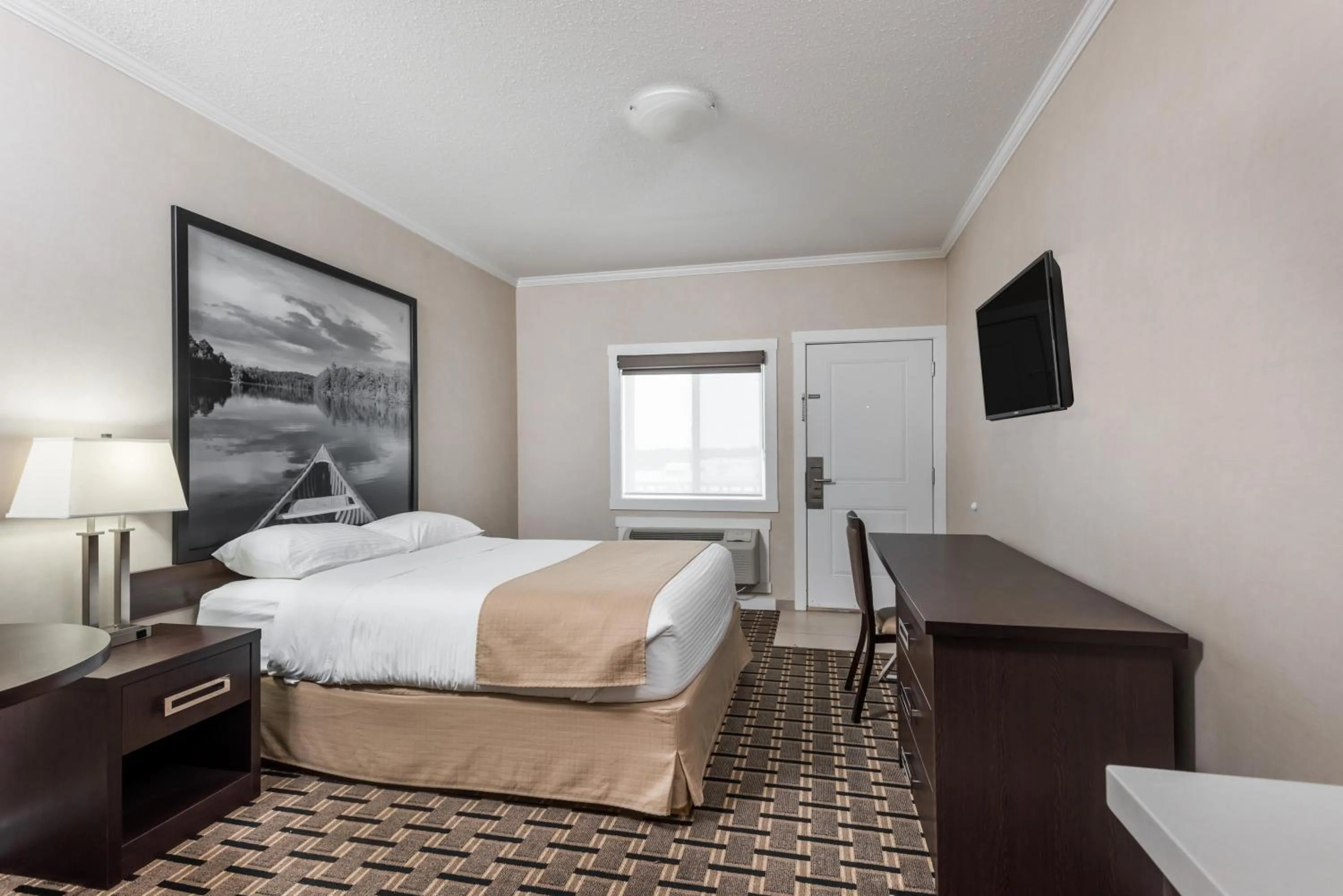 Bed in Super 8 by Wyndham Watrous