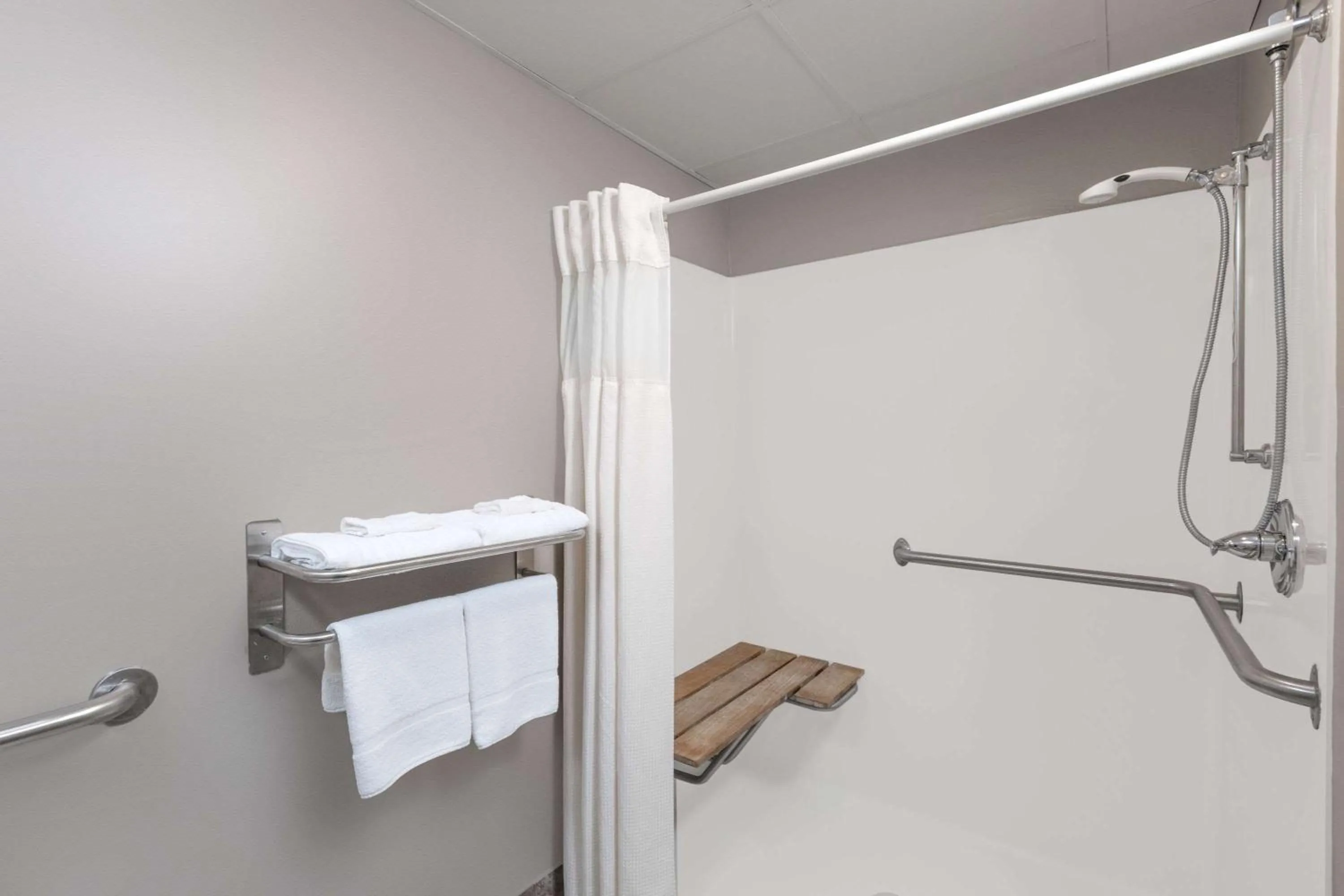 Shower in Super 8 by Wyndham Carroll/East