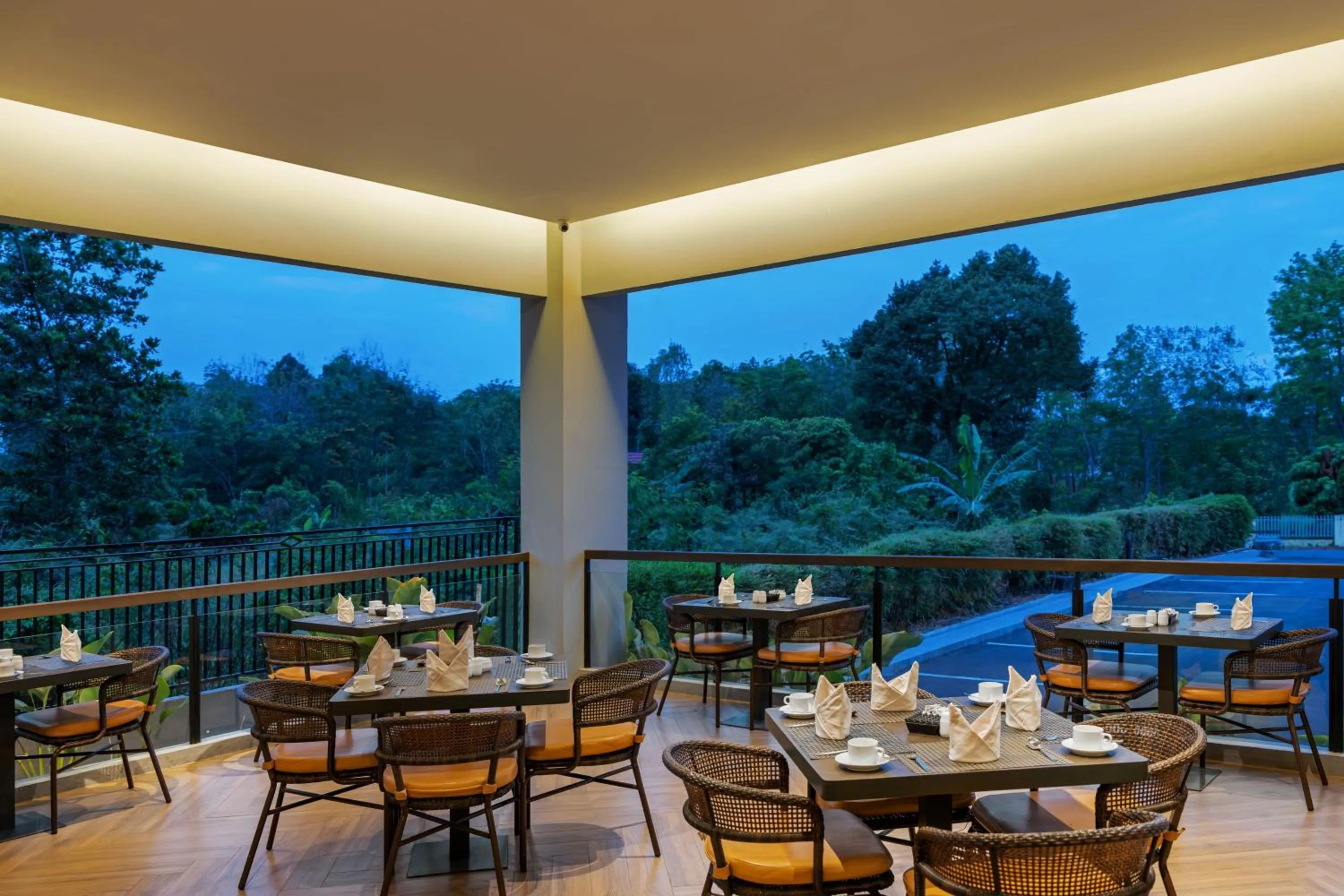 Restaurant/places to eat in Hotel Santika Lahat