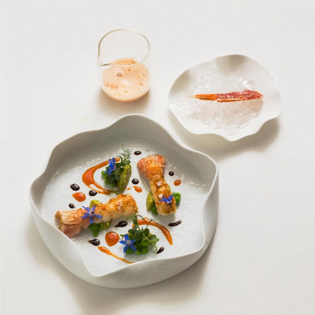 Restaurant/places to eat in View Place & Spa