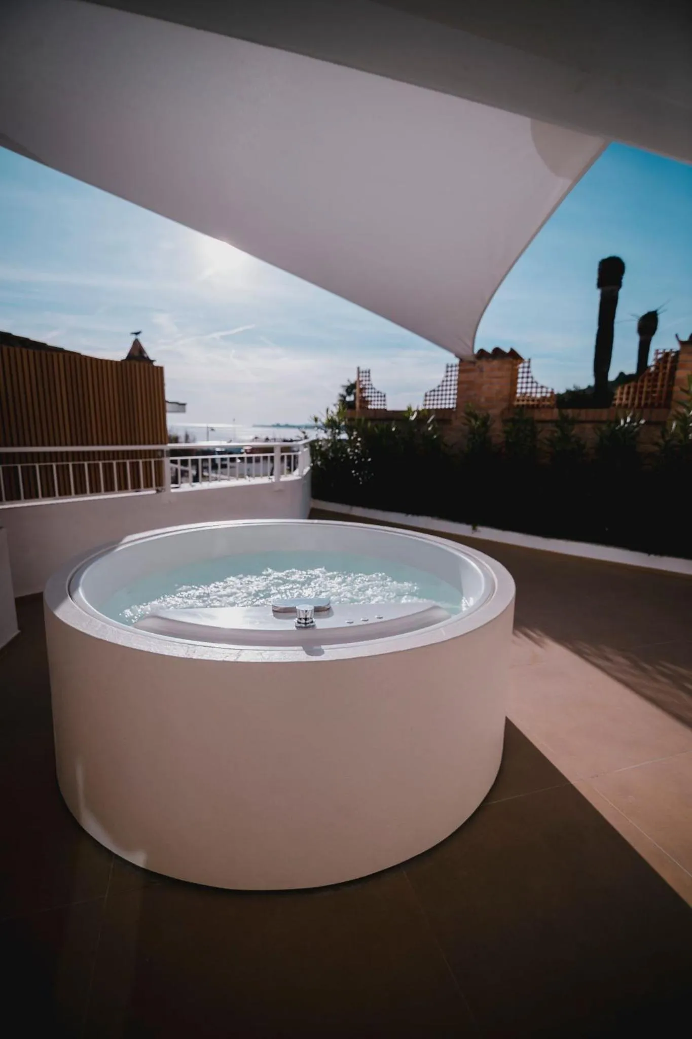 Hot Tub in View Place & Spa